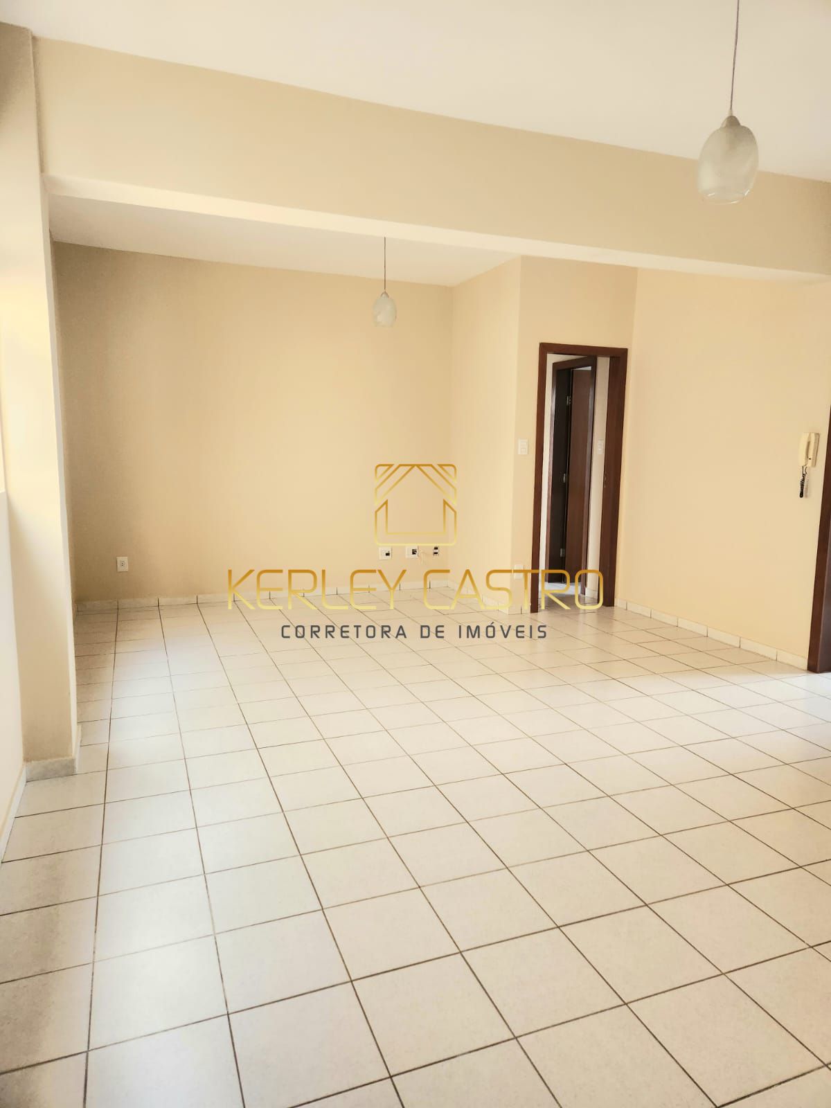 ALUGO APARTAMENTO COM EXCELENTE LOCALIZAÇÃO NO BAIRRO DO CARMO! 