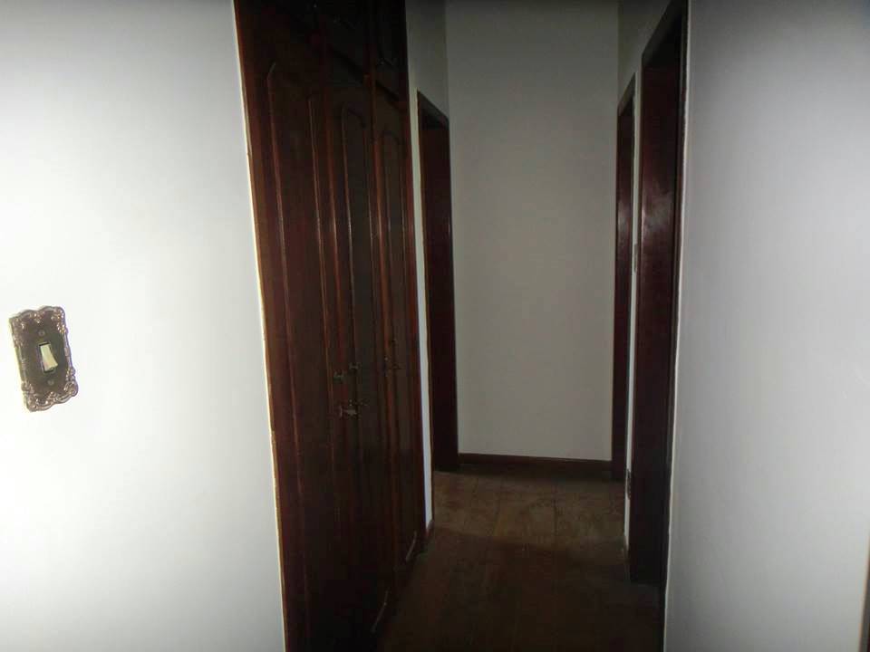 VENDO APARTAMENTO AMPLO NO CENTRO 
