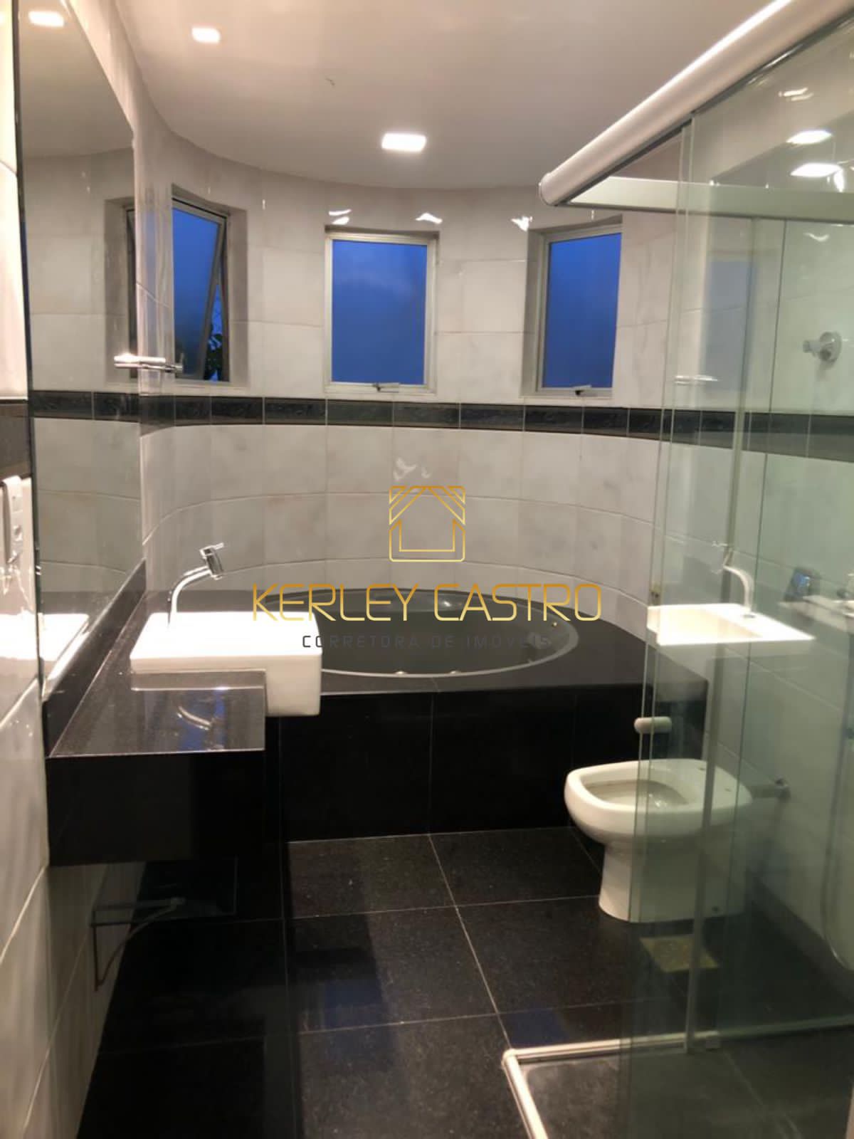VENDO AMPLO APTO-CENTRO-Sete Lagoas, MG