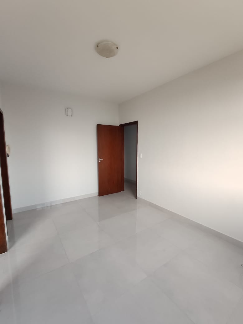VENDO ÓTIMO APARTAMENTO NO CENTRO-OPORTUNIDADE!!