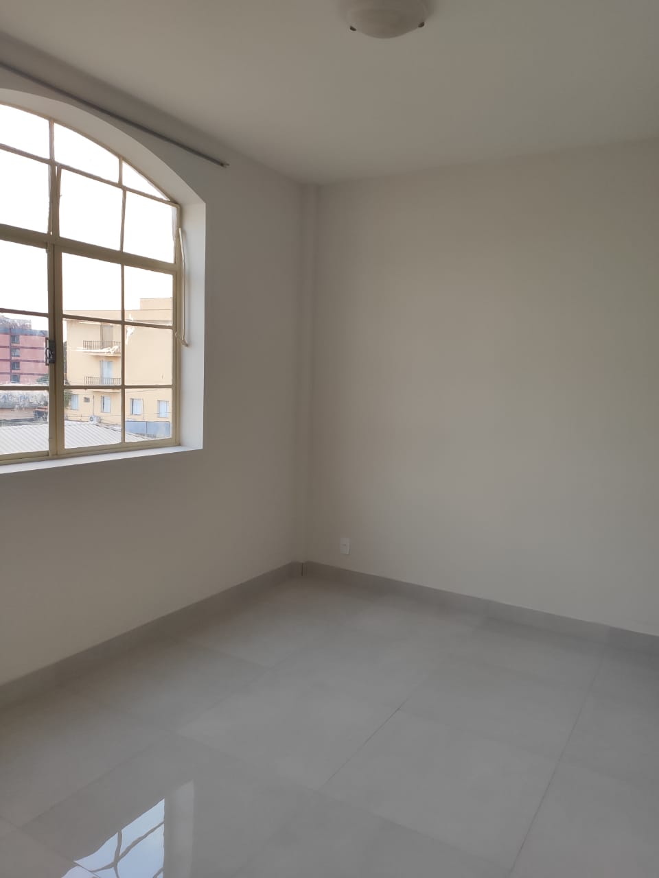 VENDO ÓTIMO APARTAMENTO NO CENTRO-OPORTUNIDADE!!