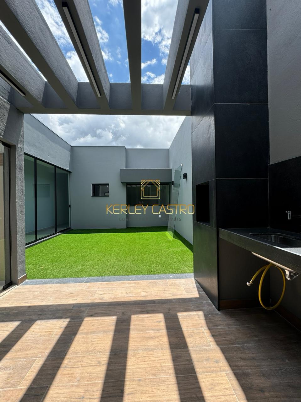VENDO LINDA CASA NOVA -  FLÓRIDA - em Sete Lagoas, MG