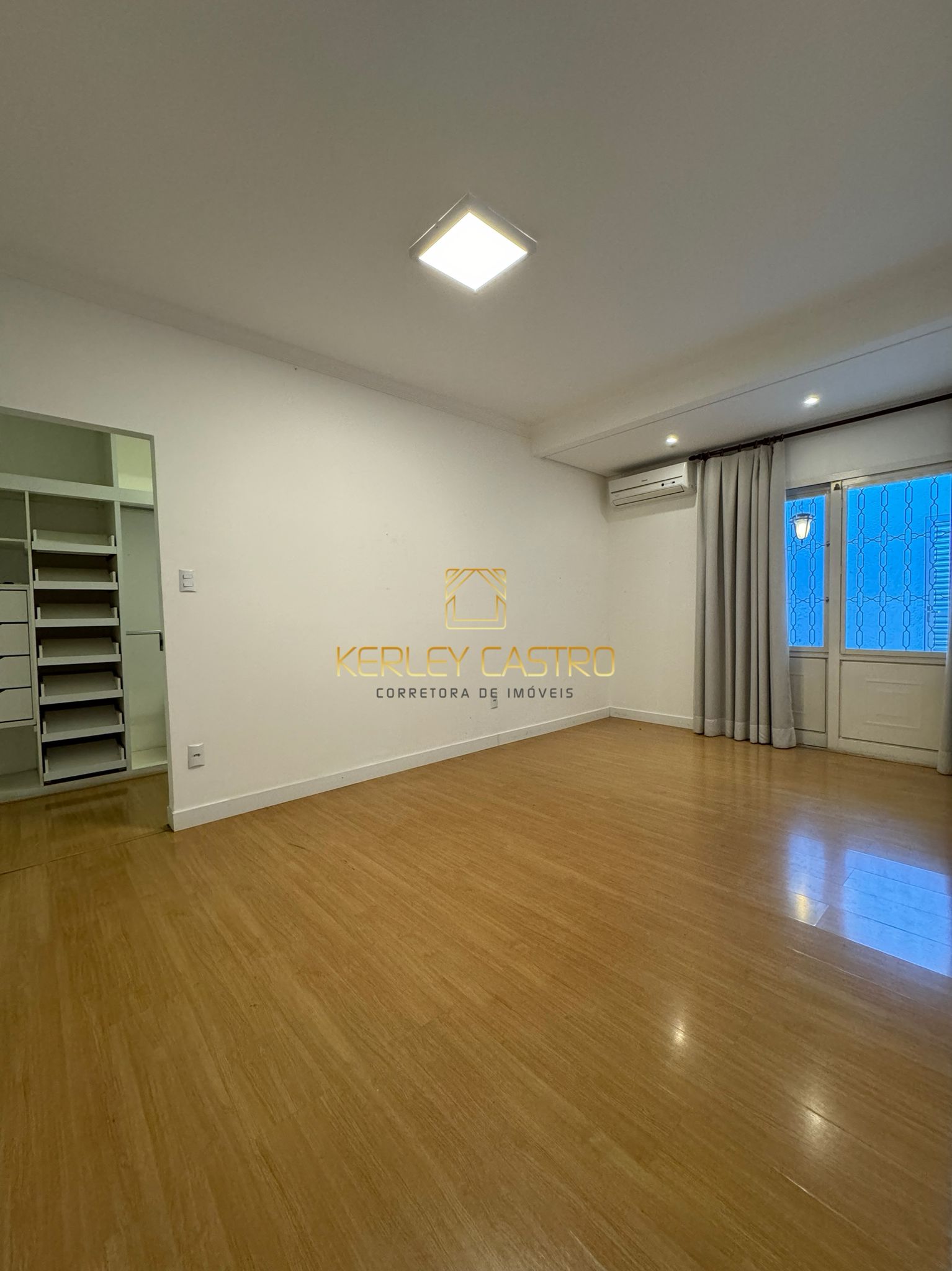 VENDO LINDA CASA-IPORANGA