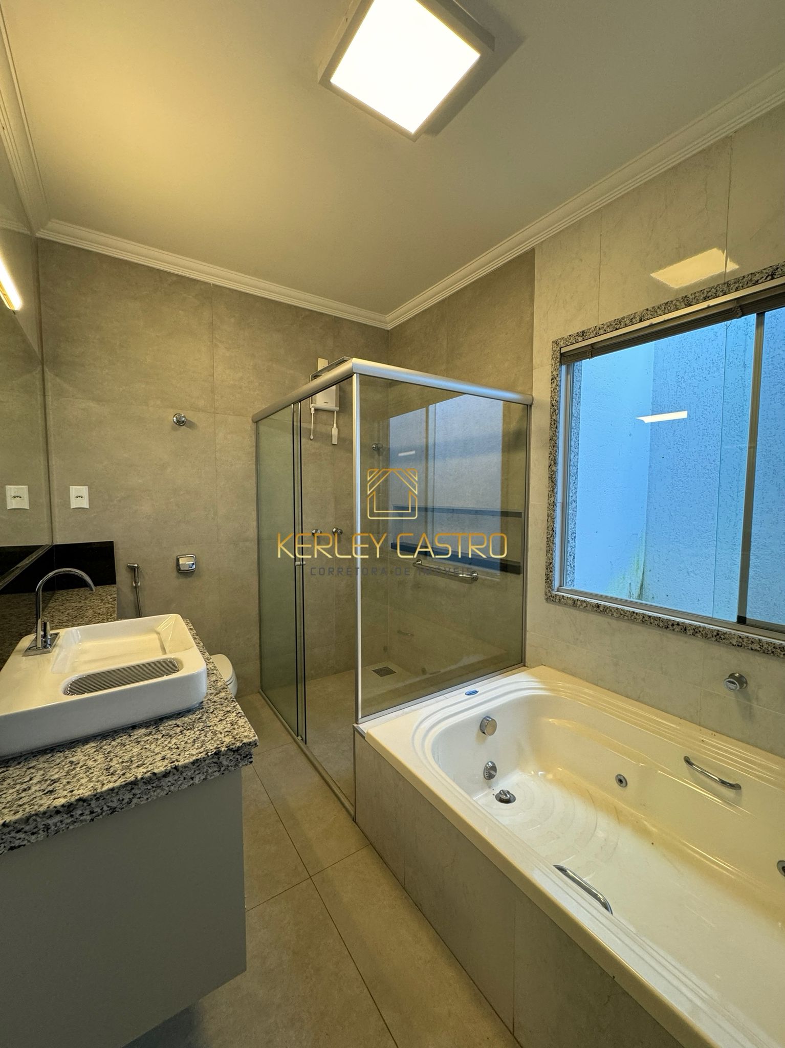 VENDO LINDA CASA-IPORANGA
