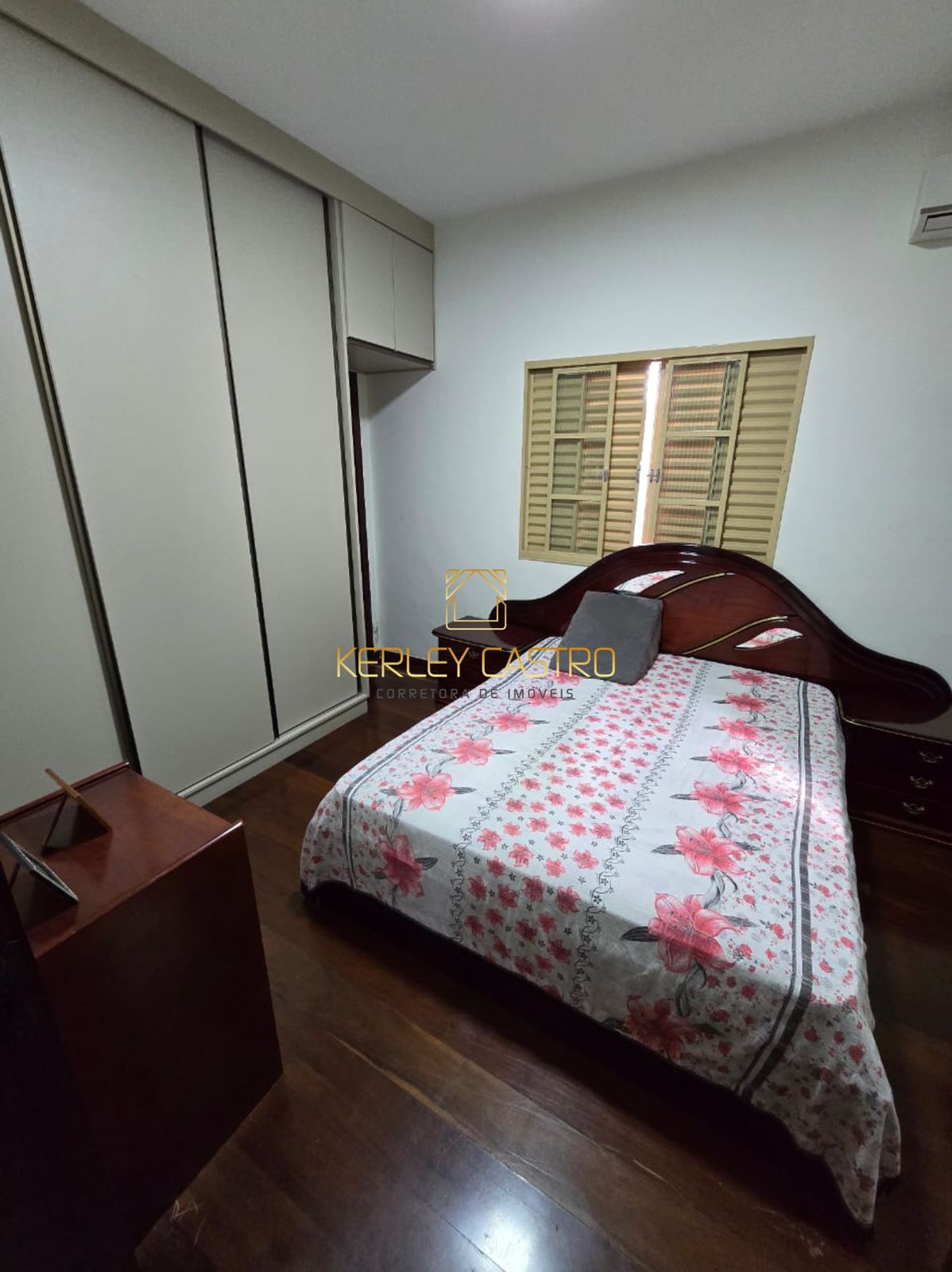 VENDO LINDA CASA C/ PISCINAS-IPORANGA-Sete Lagaos,MG