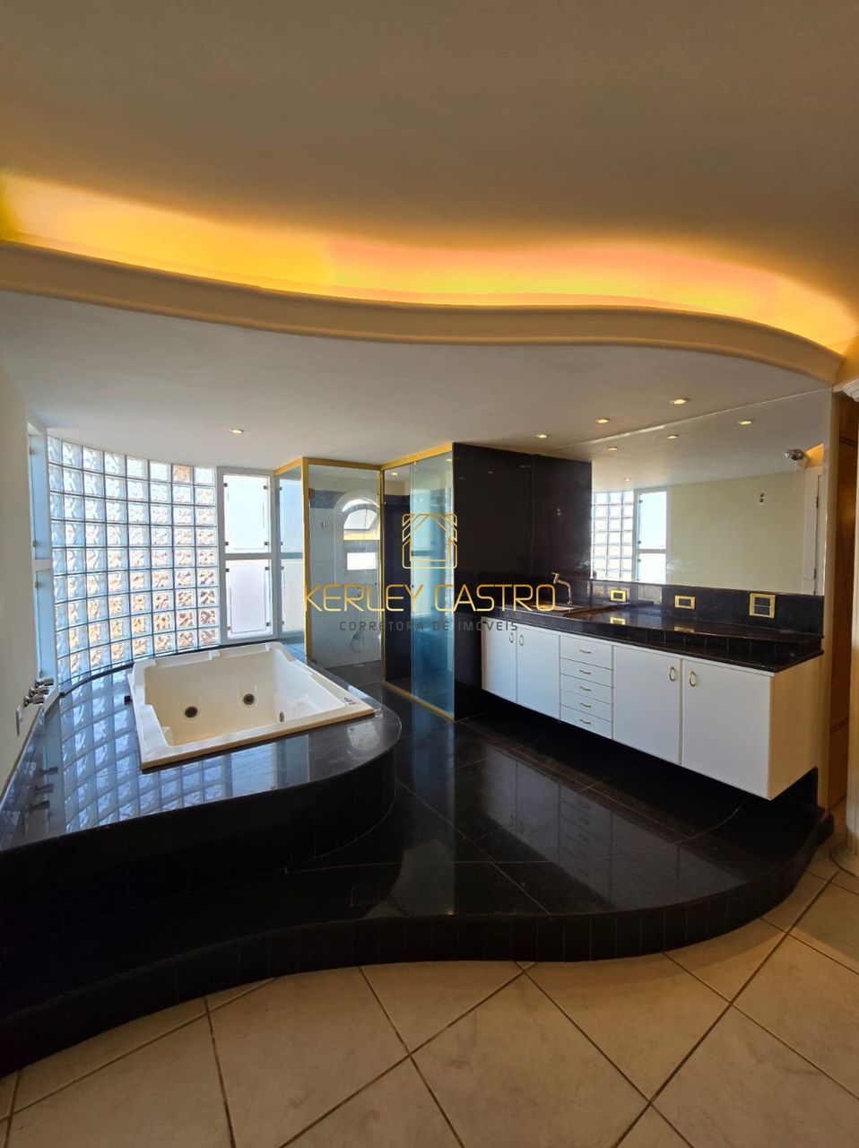 VENDO CASA C/ PISCINA-JARDIM CAMBUÍ-Sete Lagaos,MG