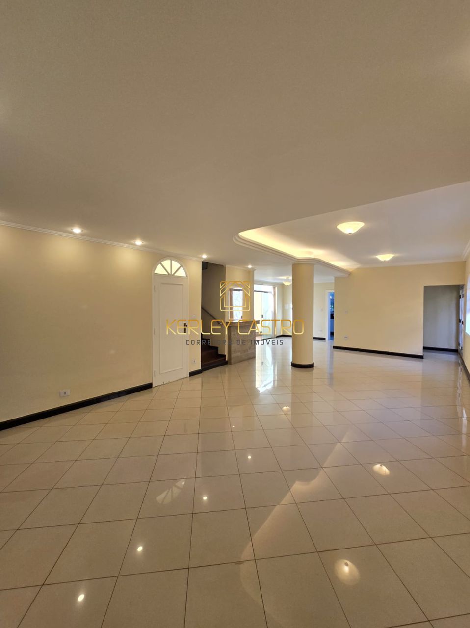VENDO CASA C/ PISCINA-JARDIM CAMBUÍ-Sete Lagaos,MG