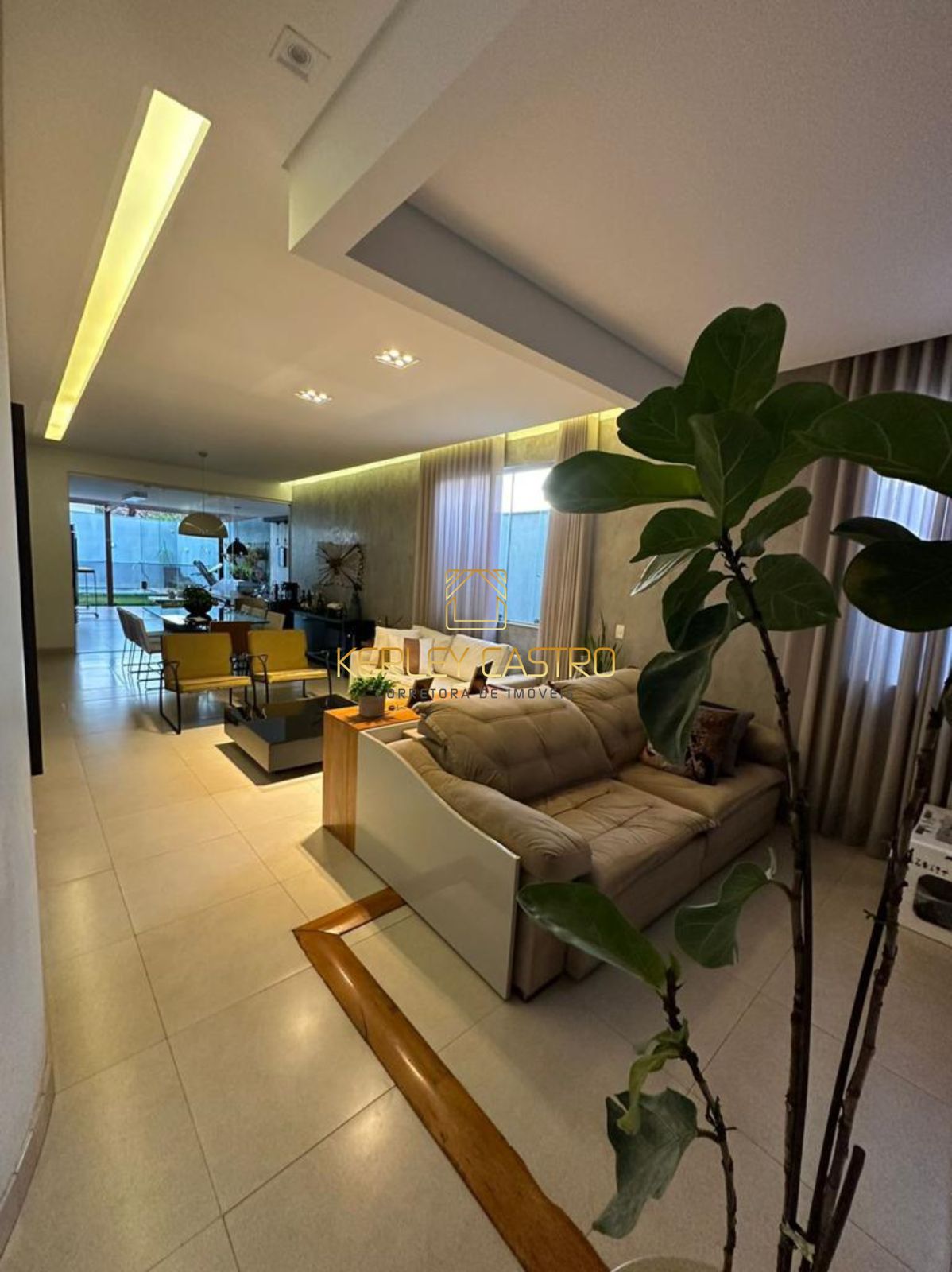 VENDO MARAVILHOSA CASA C/ PISCINA-JARDIM EUROPA-Sete Lagoas,MG