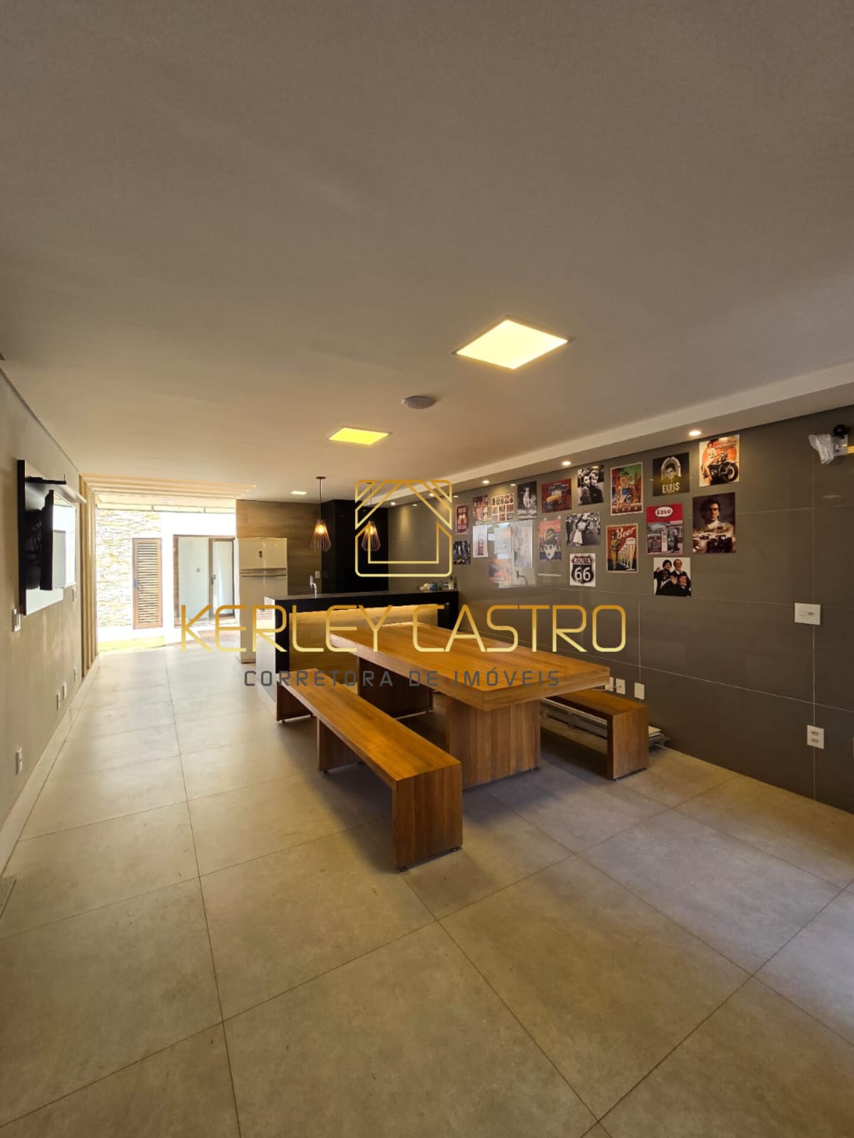 VENDO LINDA CASA DE ALTO PADRÃO NO BAIRRO MANGABEIRAS-Sete Lagaos, MG
