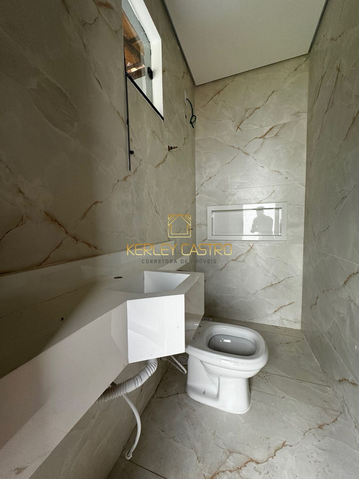 VENDO LINDA E ESTILOSA CASA-SÃO FRANCISCO-Sete Lagoas, MG