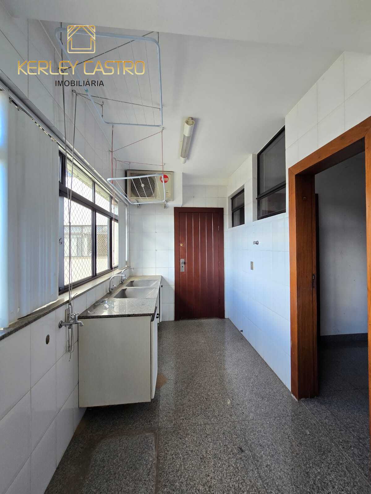 VENDO ÓTIMO APARTAMENTO NO CENTRO- Sete Lagoas, MG! VENDO ÓTIMO APARTAMENTO NO CENTRO- Sete Lagoas, MG!