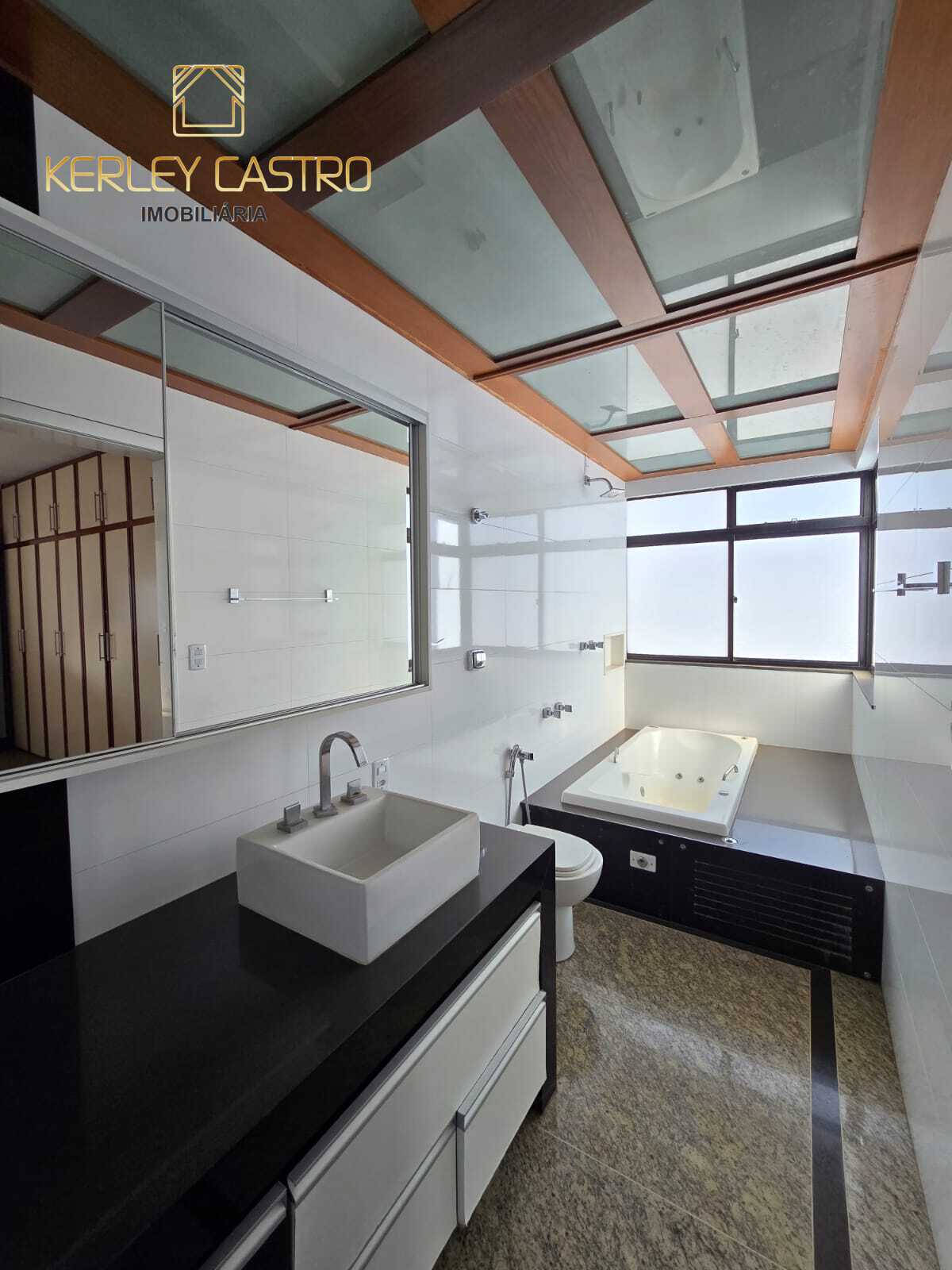 VENDO ÓTIMO APARTAMENTO NO CENTRO- Sete Lagoas, MG! VENDO ÓTIMO APARTAMENTO NO CENTRO- Sete Lagoas, MG!