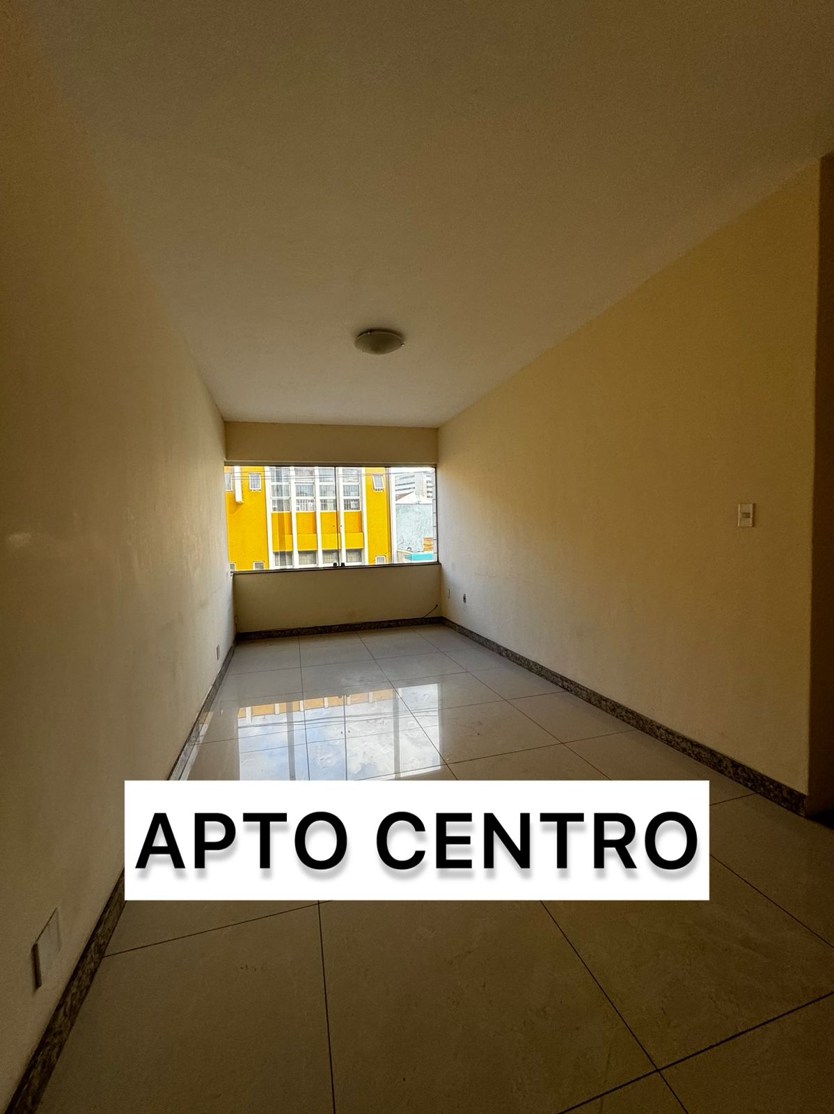 VENDO OU ALUGO - APTO de 03 QUARTO/01 SUITE, ÁREA PRIVATIVA,  01 VAGA, no CENTRO-Sete Lagoas, MG