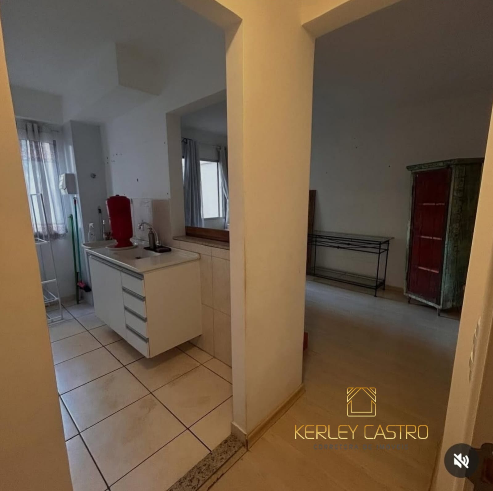 VENDO APTO DE 02 QUARTOS - CONDOMÍNO POSSUI PISCINA, ÁREA DE LAZER... - IPORANGA-Sete Lagoas,MG!