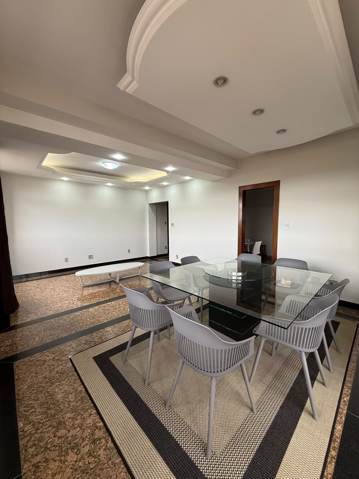 VENDO OU ALUGO, AMPLO APARTAMENTO NO BAIRRO JARDIM ARIZONA VENDO OU ALUGO, AMPLO APARTAMENTO NO BAIRRO JARDIM ARIZONA