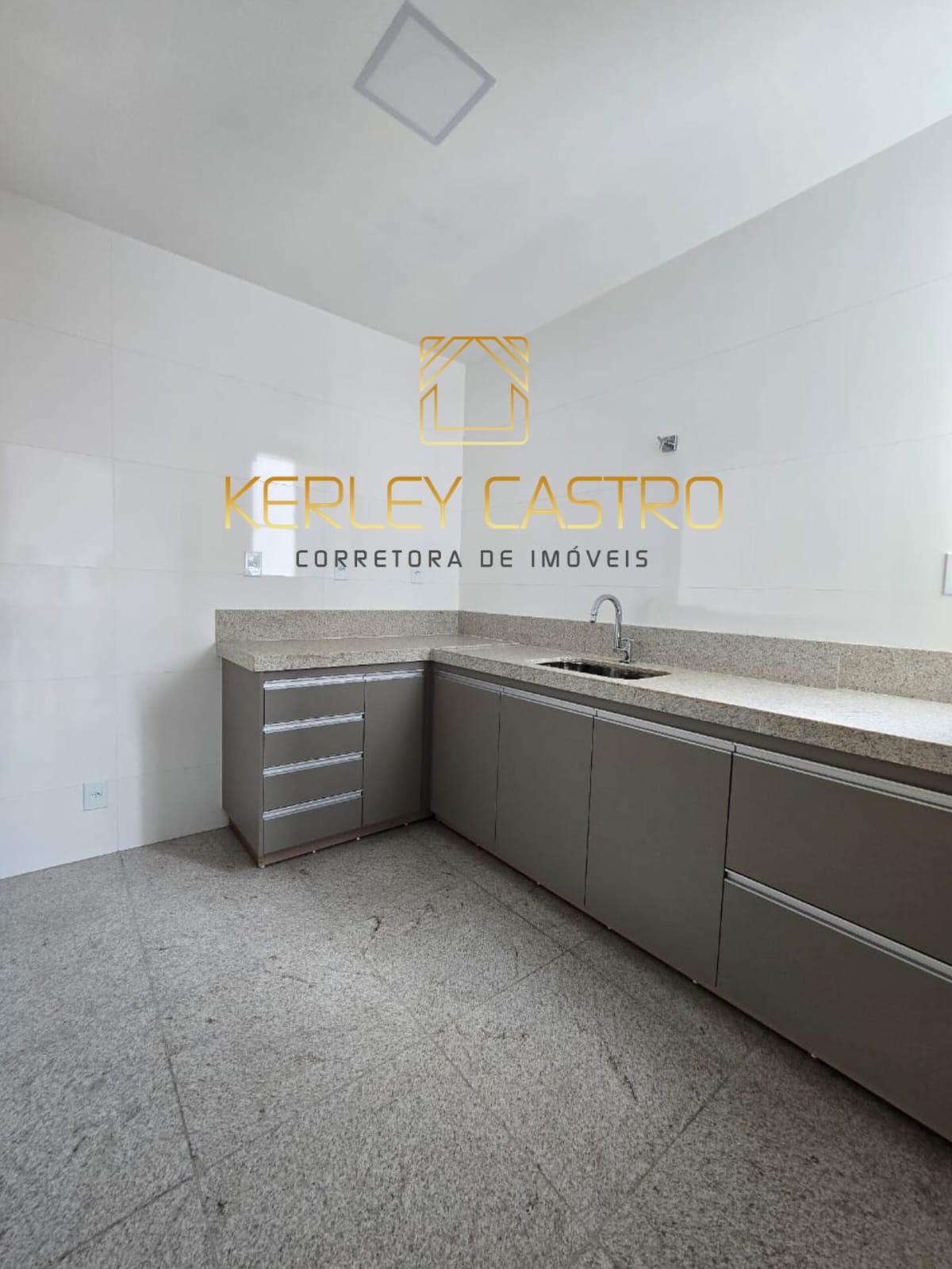 VENDO ÓTIMO APTO-JARDIM CAMBUÍ- em Sete Lagoas-MG