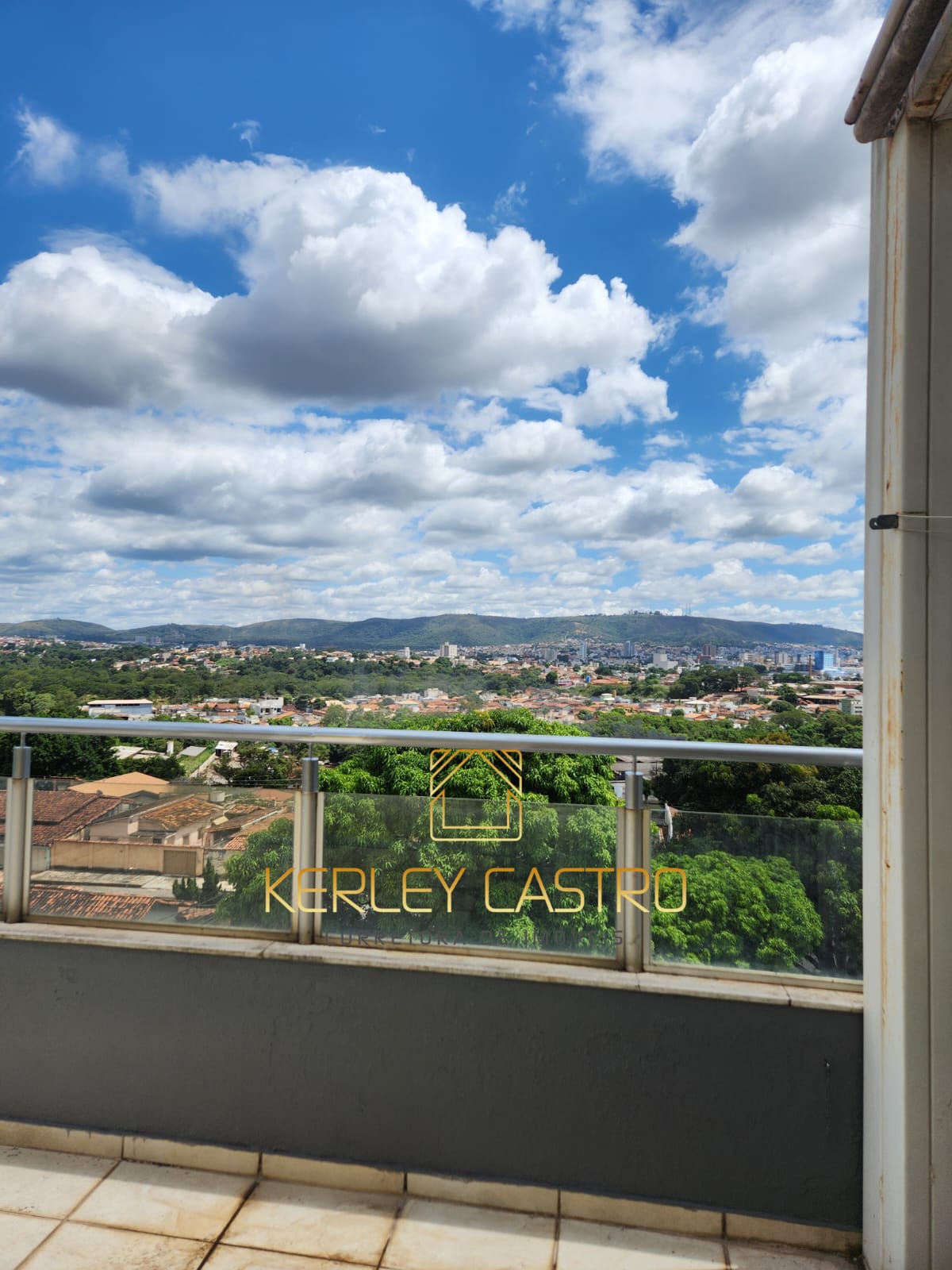 VENDO APTO/COBERTURA-COM MARAVILHOSA VISTA PARA A CIDADE E SERRA!! PROGRESSO-em Sete Lagoas,MG !! VENDO APTO/COBERTURA-COM MARAVILHOSA VISTA PARA A CIDADE E SERRA!! PROGRESSO-em Sete Lagoas,MG !!