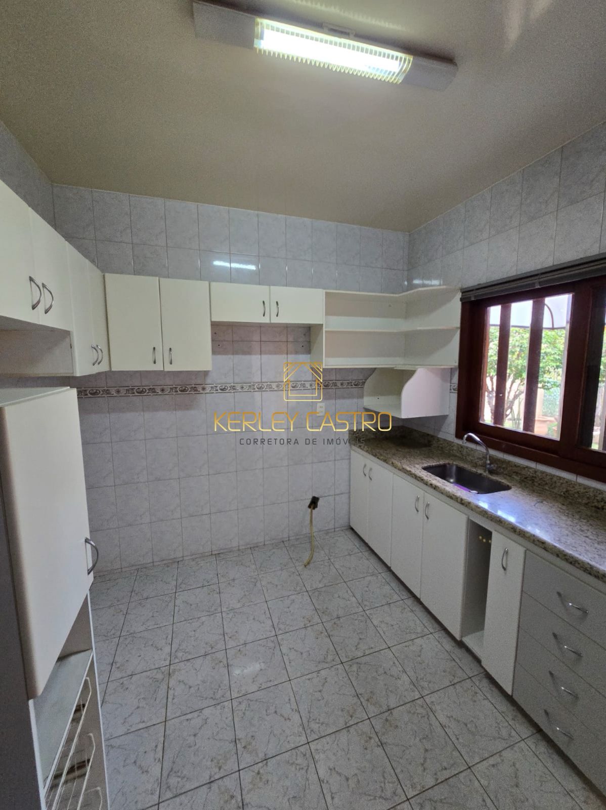 VENDO ÓTIMA CASA NO JARDIM ARIZONA