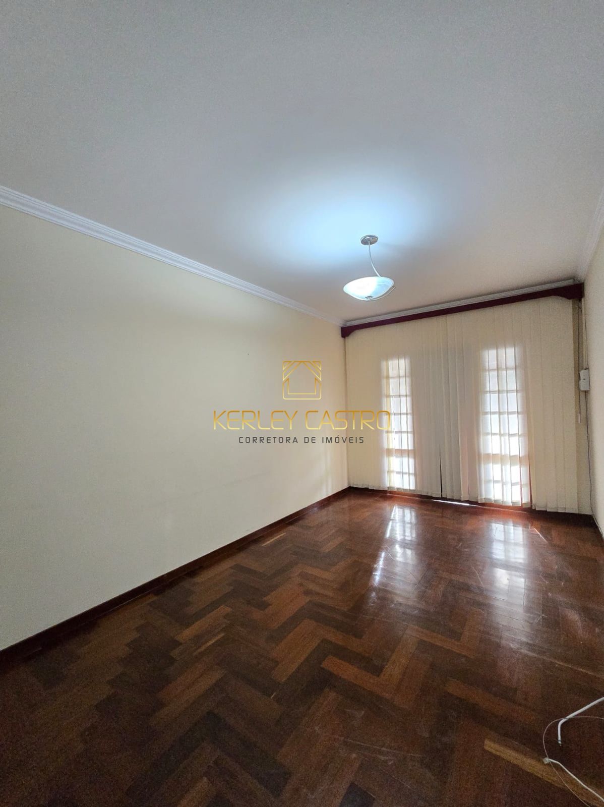 VENDO ÓTIMA CASA NO JARDIM ARIZONA