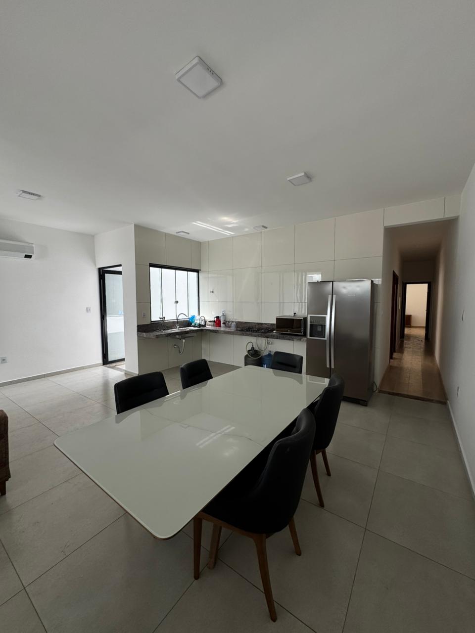 CASA COM TRÊS QUARTOS NO SÃO CRISTÓVÃO CASA COM TRÊS QUARTOS NO SÃO CRISTÓVÃO