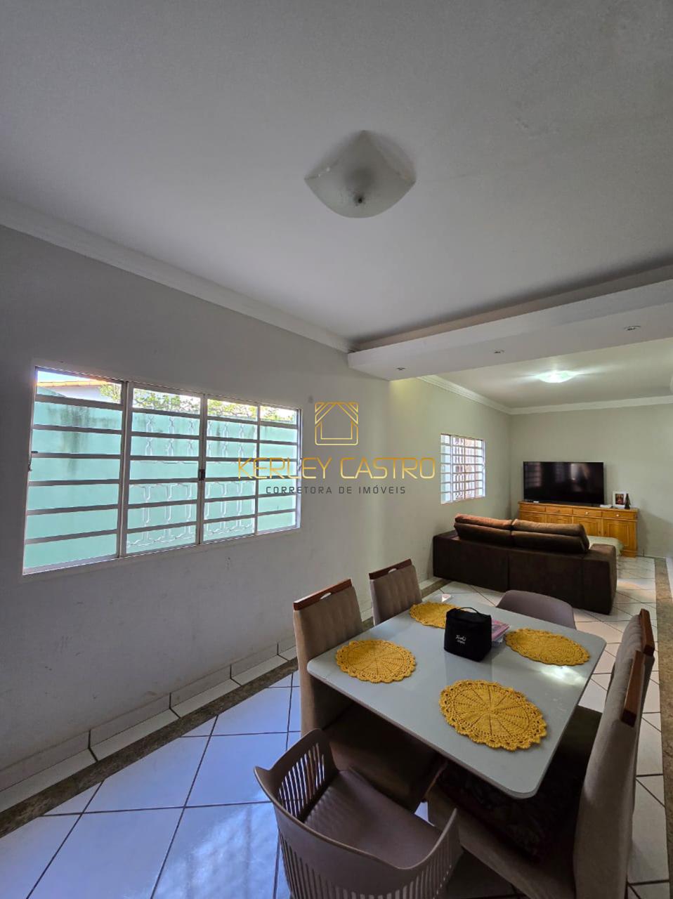 CASA COM QUATRO QUARTOS NO SÃO FRANCISCO CASA COM QUATRO QUARTOS NO SÃO FRANCISCO
