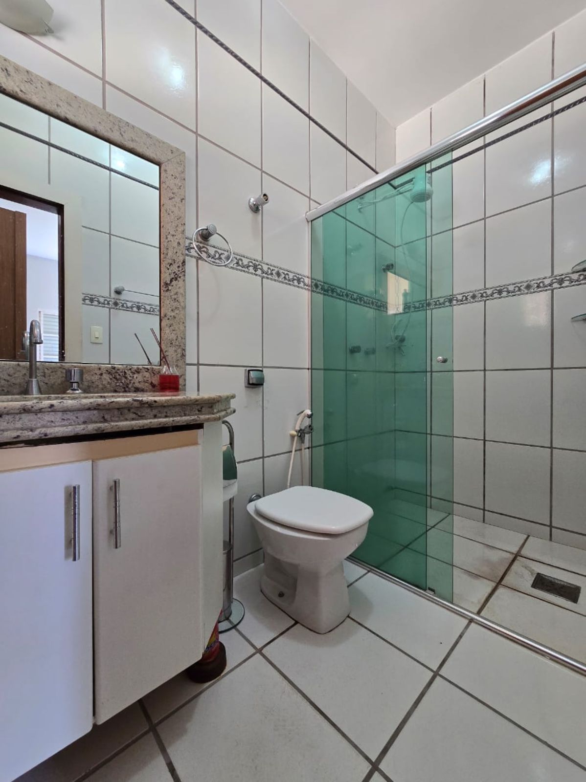 CASA COM QUATRO QUARTOS NO SÃO FRANCISCO CASA COM QUATRO QUARTOS NO SÃO FRANCISCO