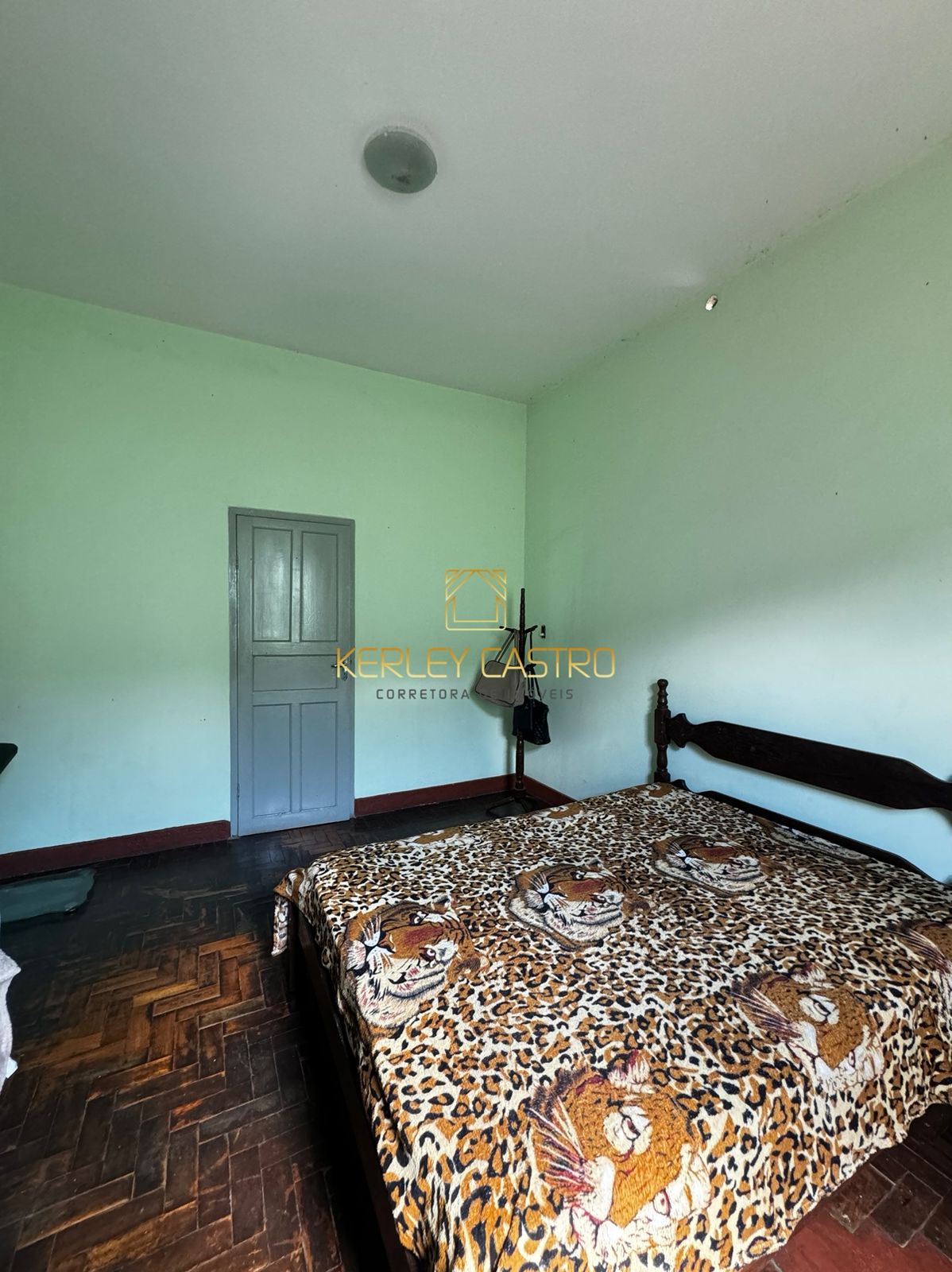 Vendo ou troco casa no bairro São Jorge 