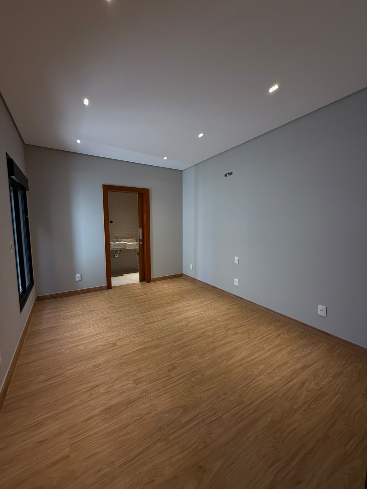 VENDO CASA DE ALTO PADRÃO NO RESIDENCIAL VEREDAS VENDO CASA DE ALTO PADRÃO NO RESIDENCIAL VEREDAS