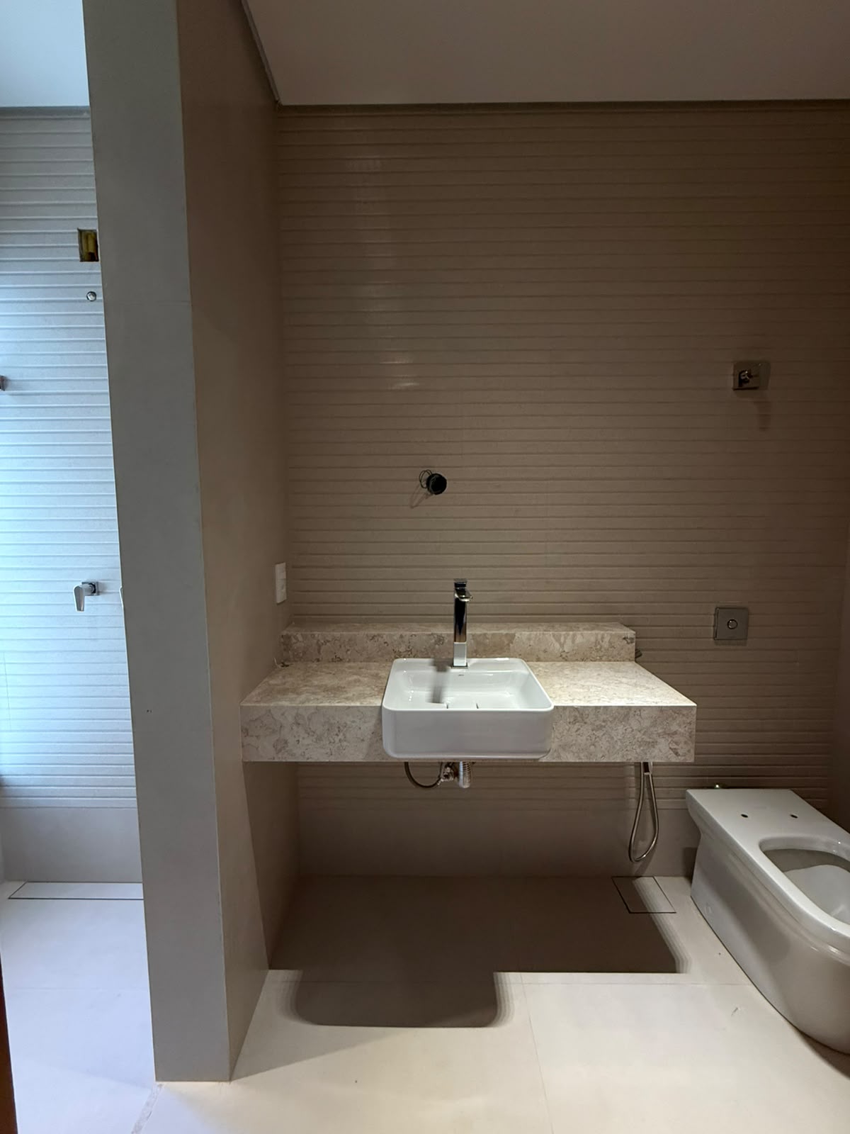 VENDO CASA DE ALTO PADRÃO NO RESIDENCIAL VEREDAS VENDO CASA DE ALTO PADRÃO NO RESIDENCIAL VEREDAS