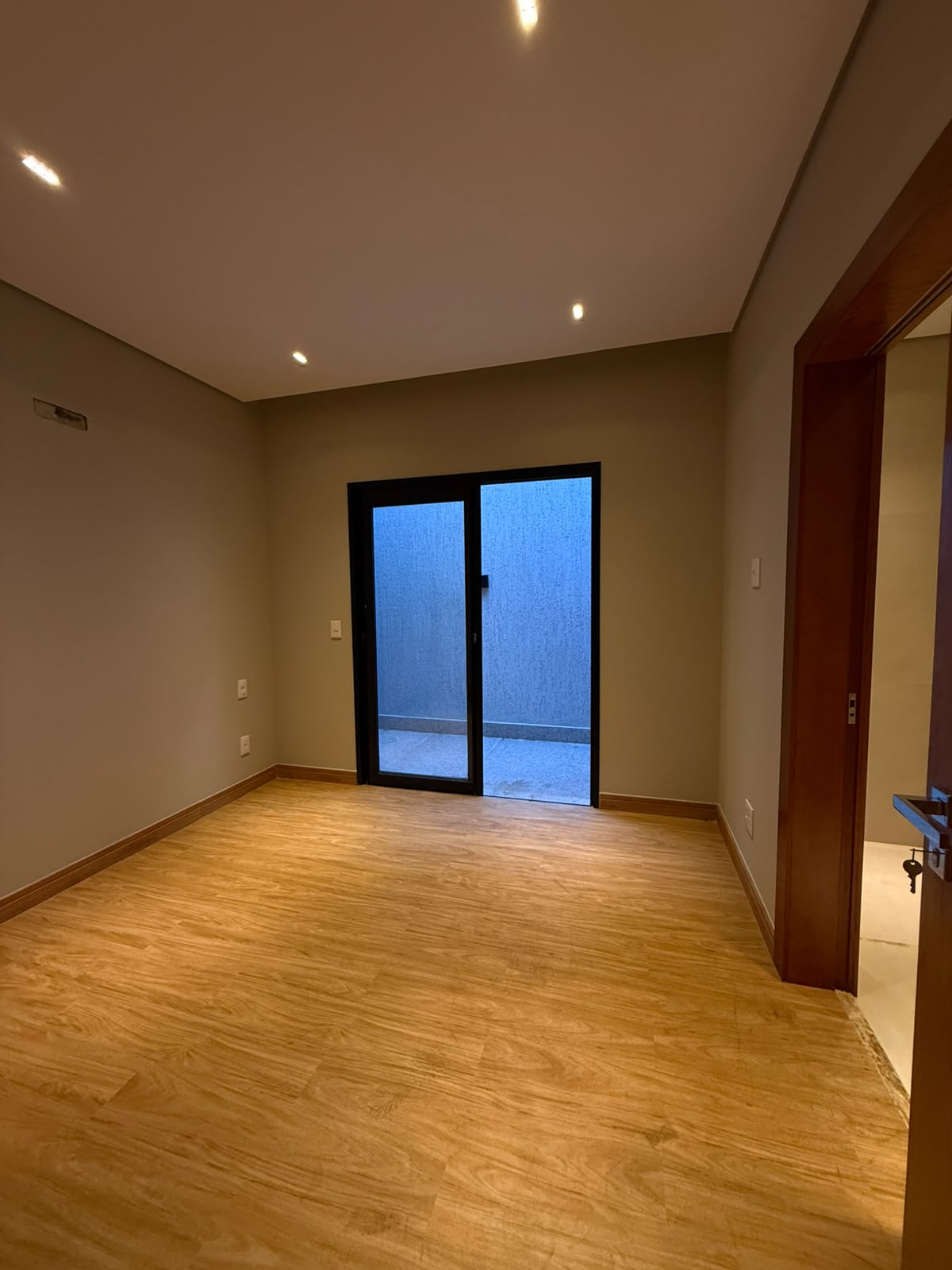 VENDO CASA DE ALTO PADRÃO NO RESIDENCIAL VEREDAS VENDO CASA DE ALTO PADRÃO NO RESIDENCIAL VEREDAS