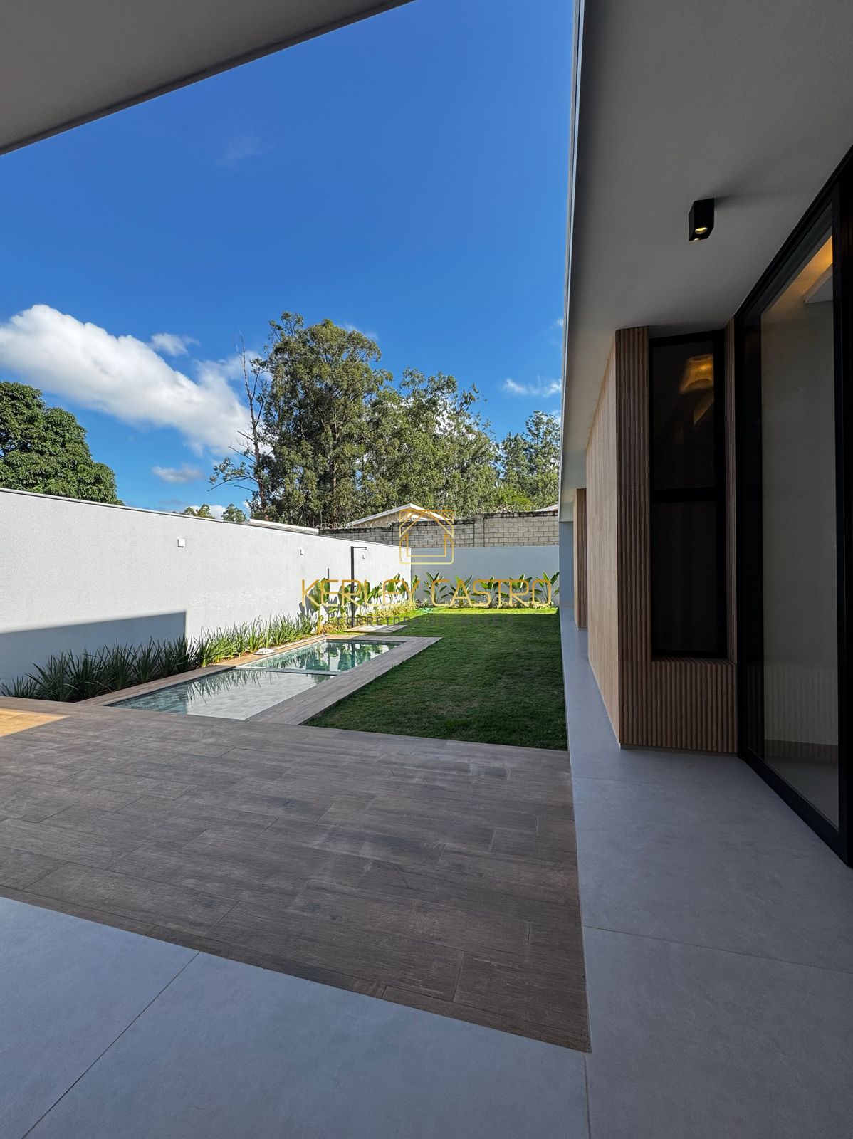 VENDO CASA-CONDOMÍNIO VEREDAS-em Sete Lagoas