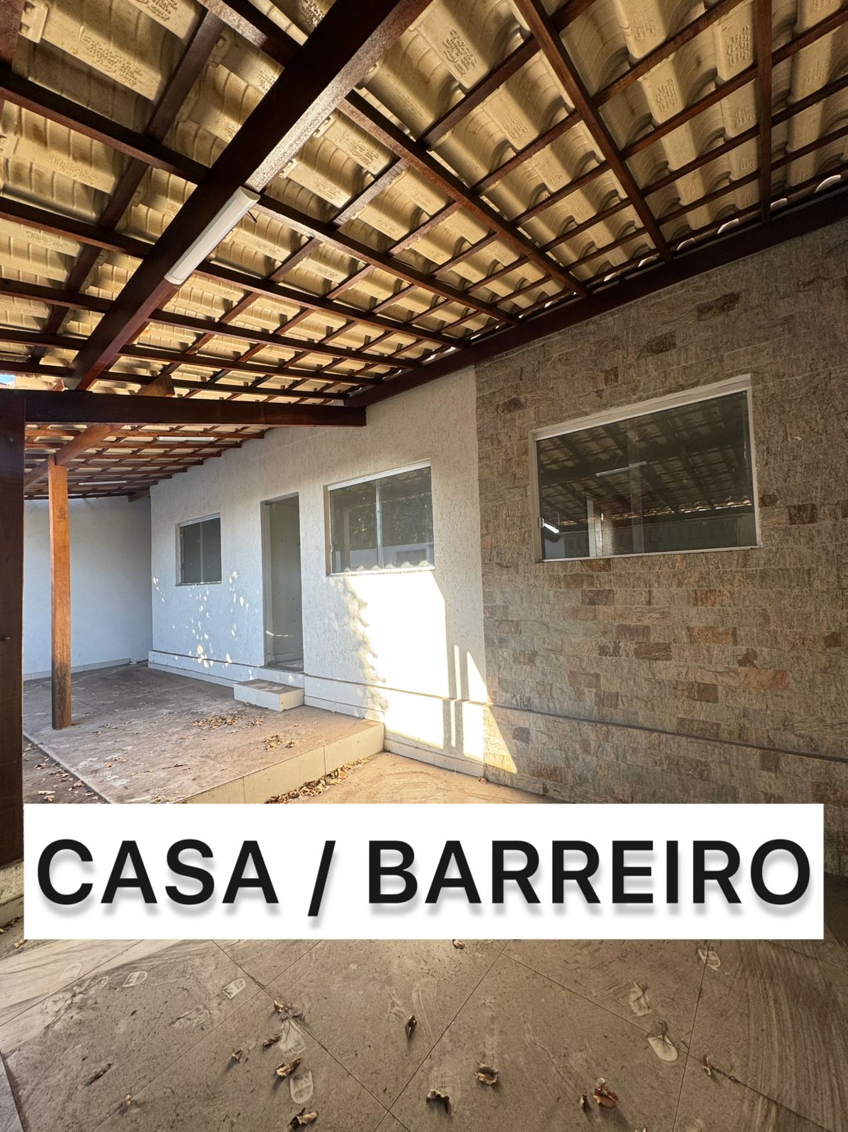 Vendo Ótima Casa c/ Quintal - Bairro Barreiro, em Sete Lagoas, MG