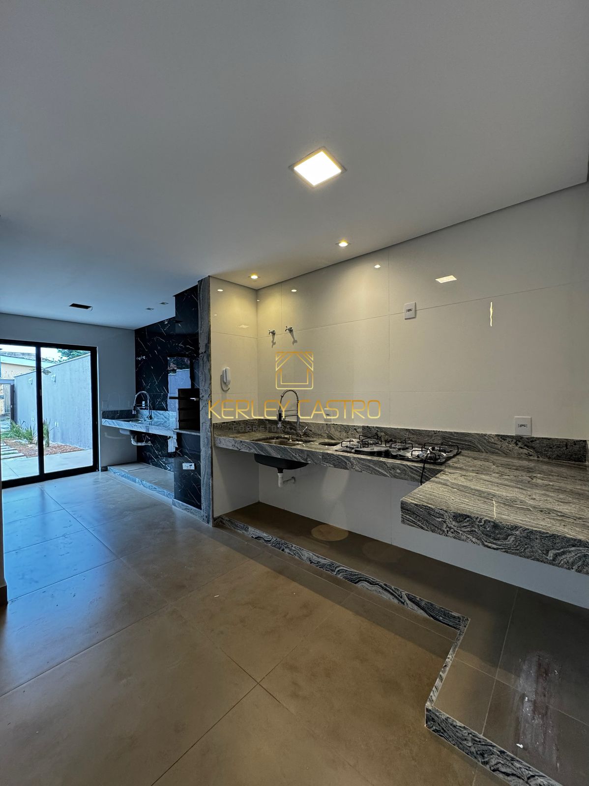 VENDO MARAVILHOSA CASA C/ ÁREA GOURMET-BOA VISTA-em Sete Lagoas,MG.