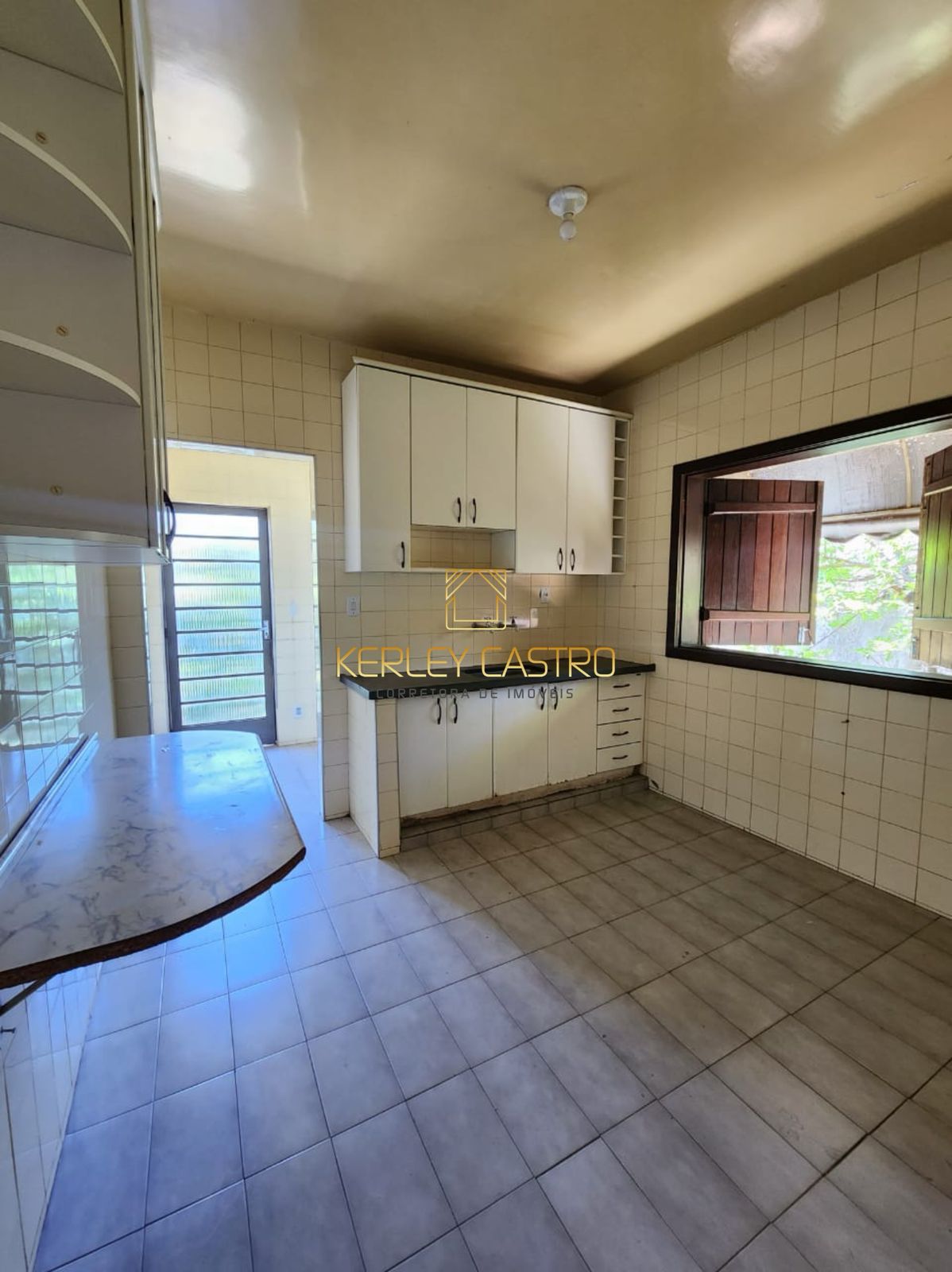 CASA COM LOTE DE ESQUINA NO CARMO II 