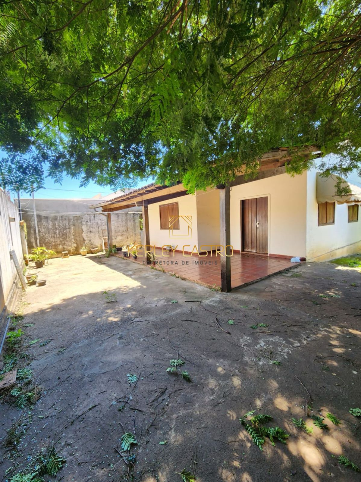 CASA COM LOTE DE ESQUINA NO CARMO II 