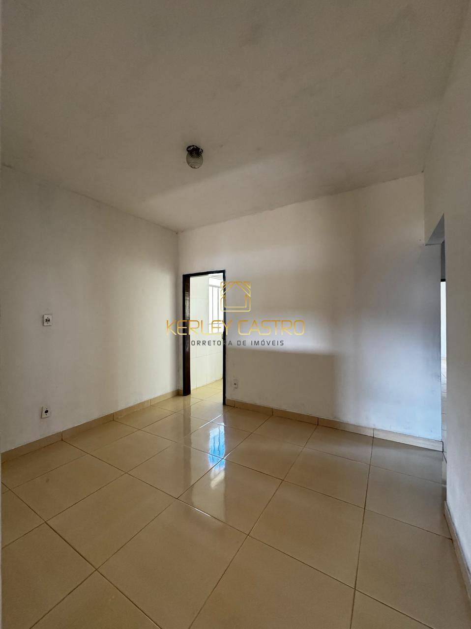 VENDO CASA 03 QUARTOS/01 SUÍTE, ÓTIMO QUINTAL ESPAÇOSO-CARMO II-Sete Lagoas-MG