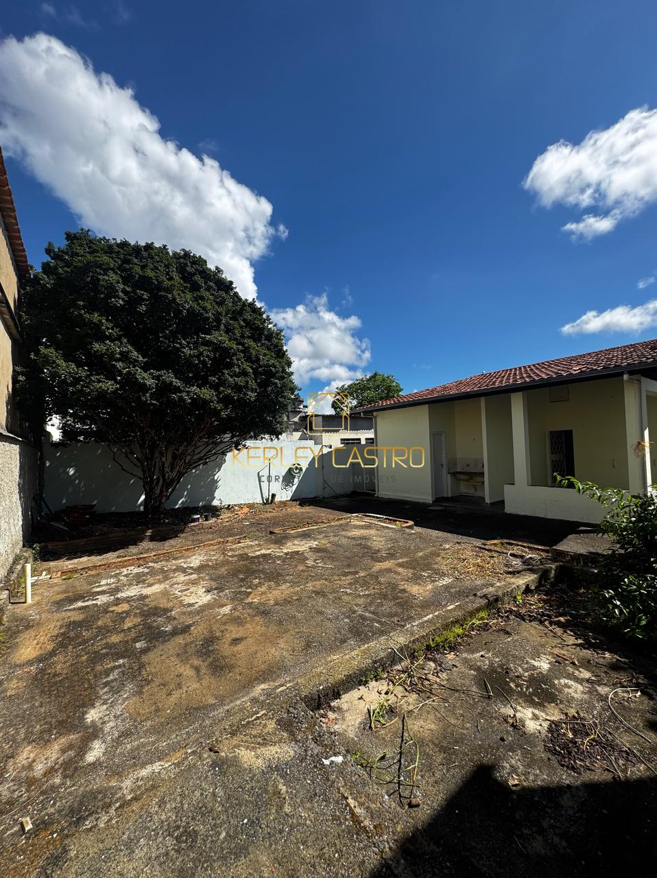 VENDO CASA 03 QUARTOS/01 SUÍTE, ÓTIMO QUINTAL ESPAÇOSO-CARMO II-Sete Lagoas-MG