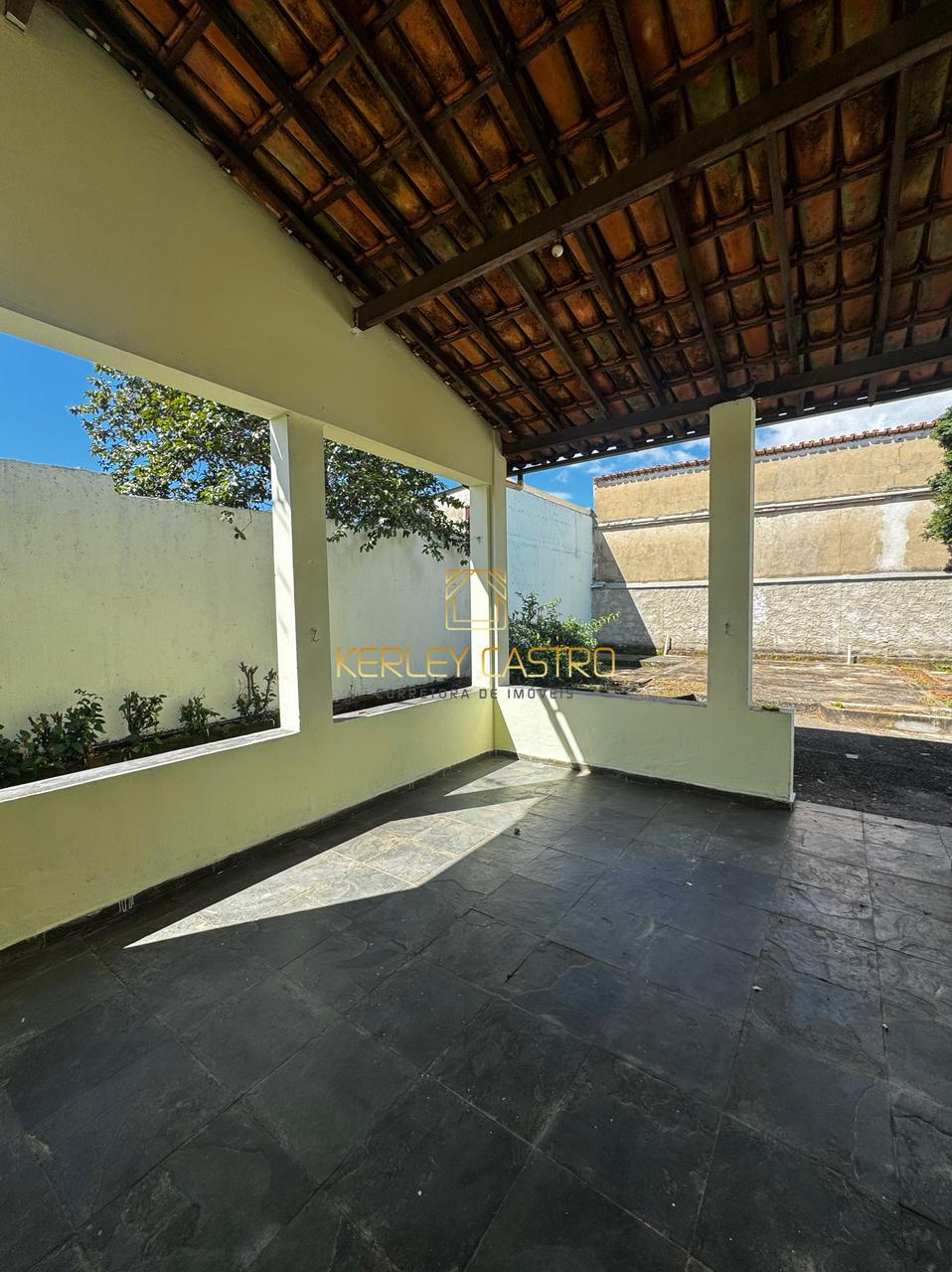 VENDO CASA 03 QUARTOS/01 SUÍTE, ÓTIMO QUINTAL ESPAÇOSO-CARMO II-Sete Lagoas-MG