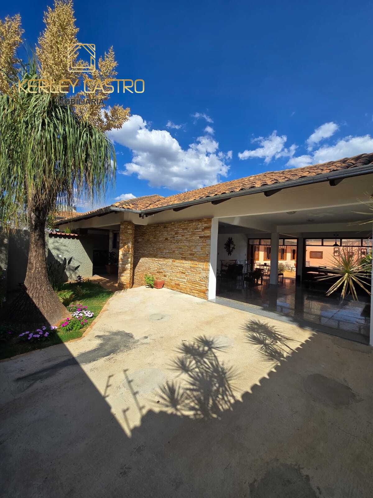 VENDO CASA ESPETACULAR NO BAIRRO NOSSA S. DO CARMO - Sete Lagoas, MG!