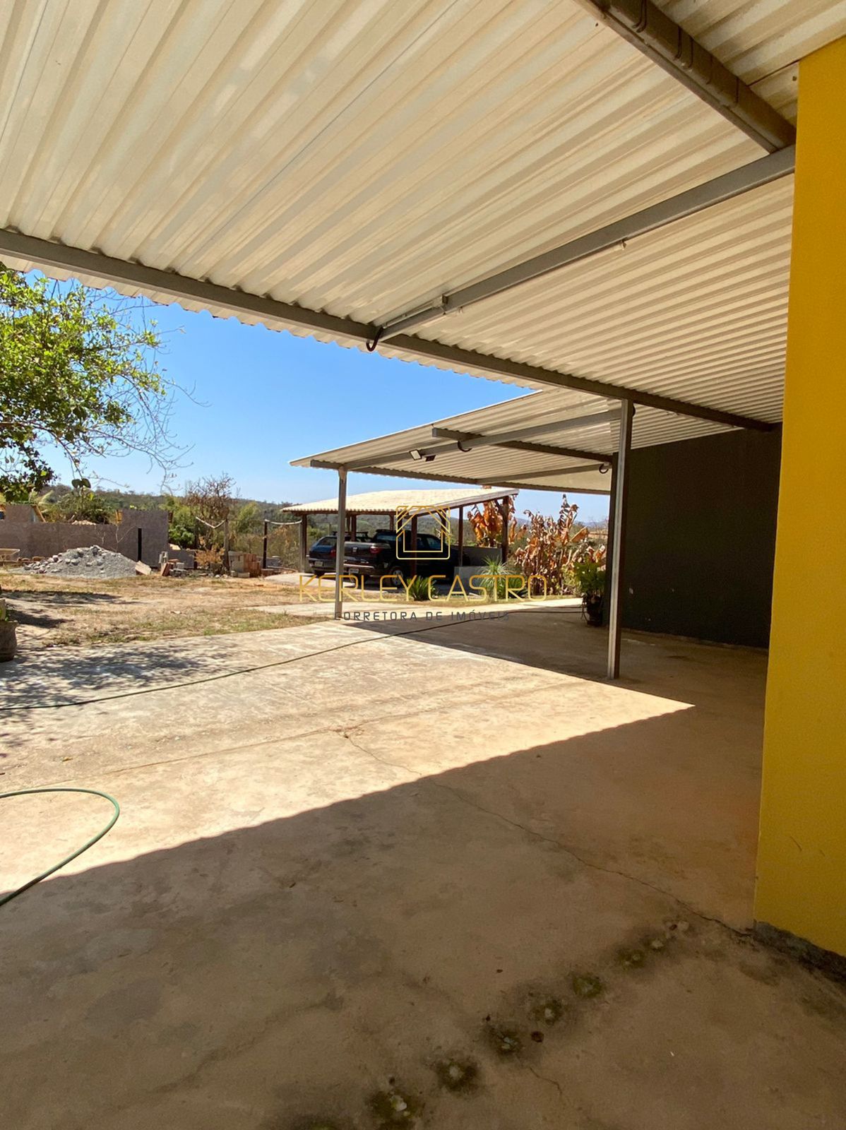 Vendo Casa em Chácara - no Condomínio Lagoa Nova 