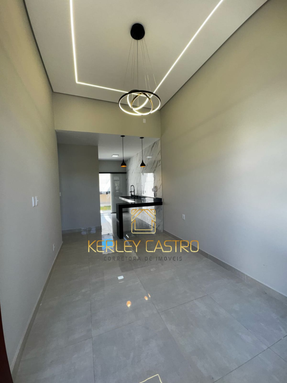VENDO LINDA CASA NOVA C/ ÁREA GOURMET-COLORADO-em Sete Lagoas, MG