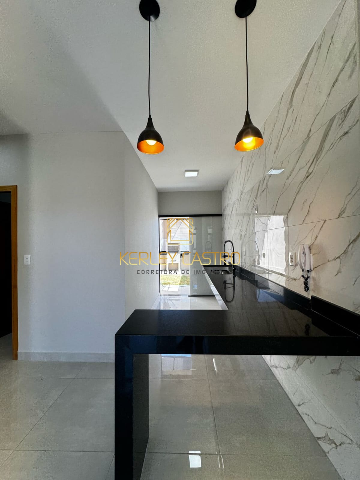 VENDO LINDA CASA NOVA C/ ÁREA GOURMET-COLORADO-em Sete Lagoas, MG
