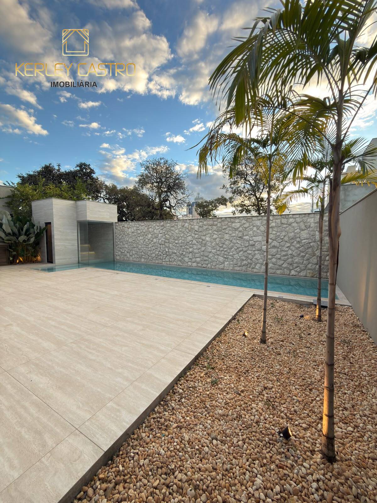 VENDO CASA DE ALTO PADRÃO NO CONDOMINIO VEREDAS- Sete Lagoas, MG!