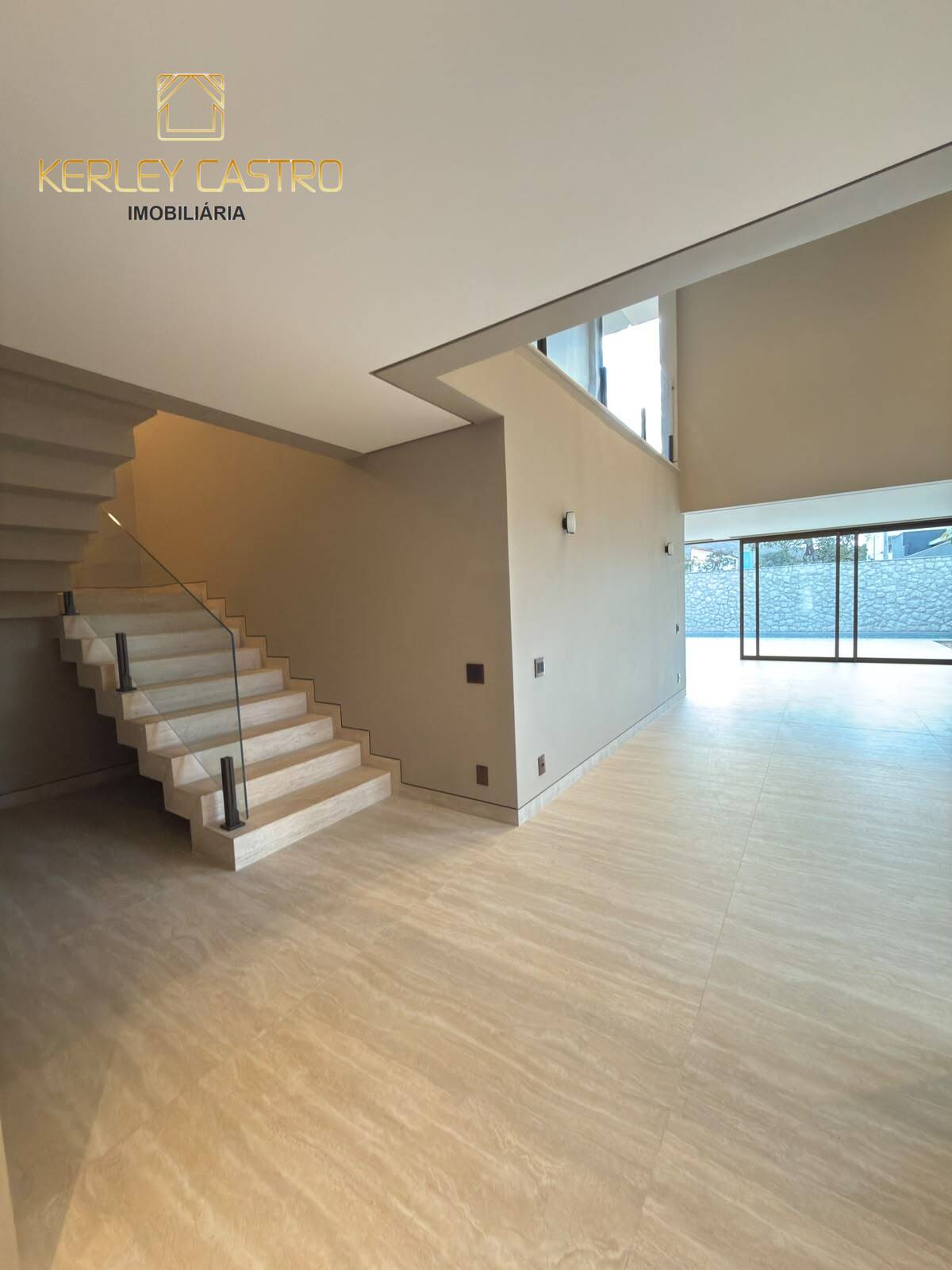 VENDO CASA DE ALTO PADRÃO NO CONDOMINIO VEREDAS- Sete Lagoas, MG!