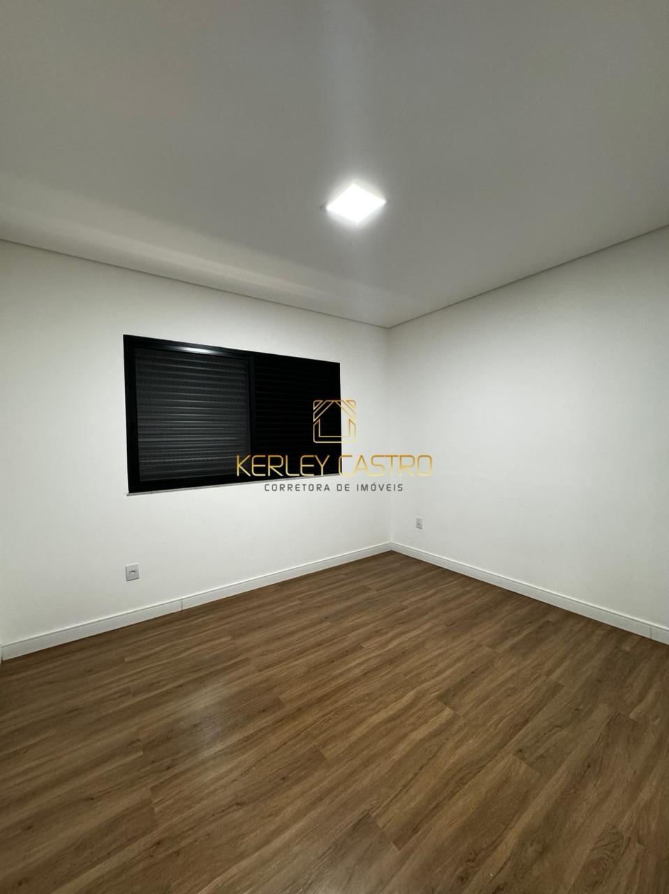 VENDO CASA MODERNA E FUNCIONAL - PARQUE DAS NOGUEIRAS - Sete Lagoas,MG 