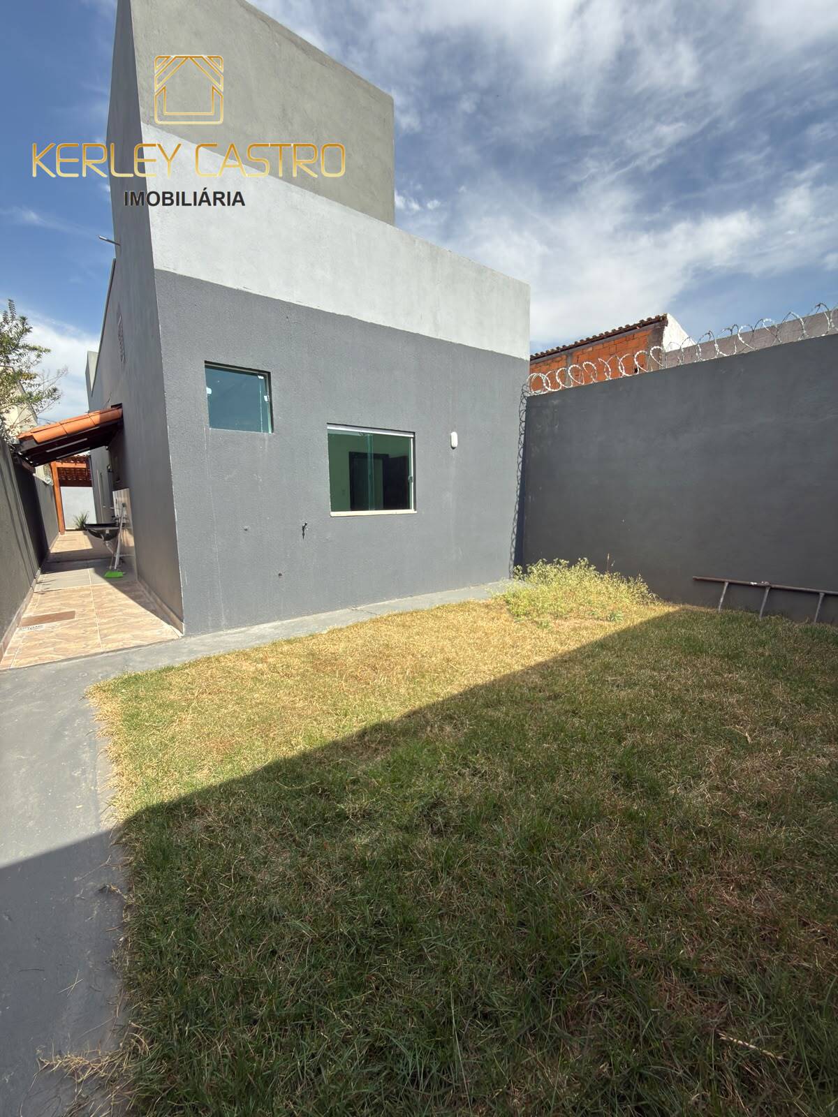 VENDO ÓTIMA CASA PRÓXIMA AO CENTRO NO BAIRRO DONA DORA- Sete Lagoas, MG! VENDO ÓTIMA CASA PRÓXIMA AO CENTRO NO BAIRRO DONA DORA- Sete Lagoas, MG!
