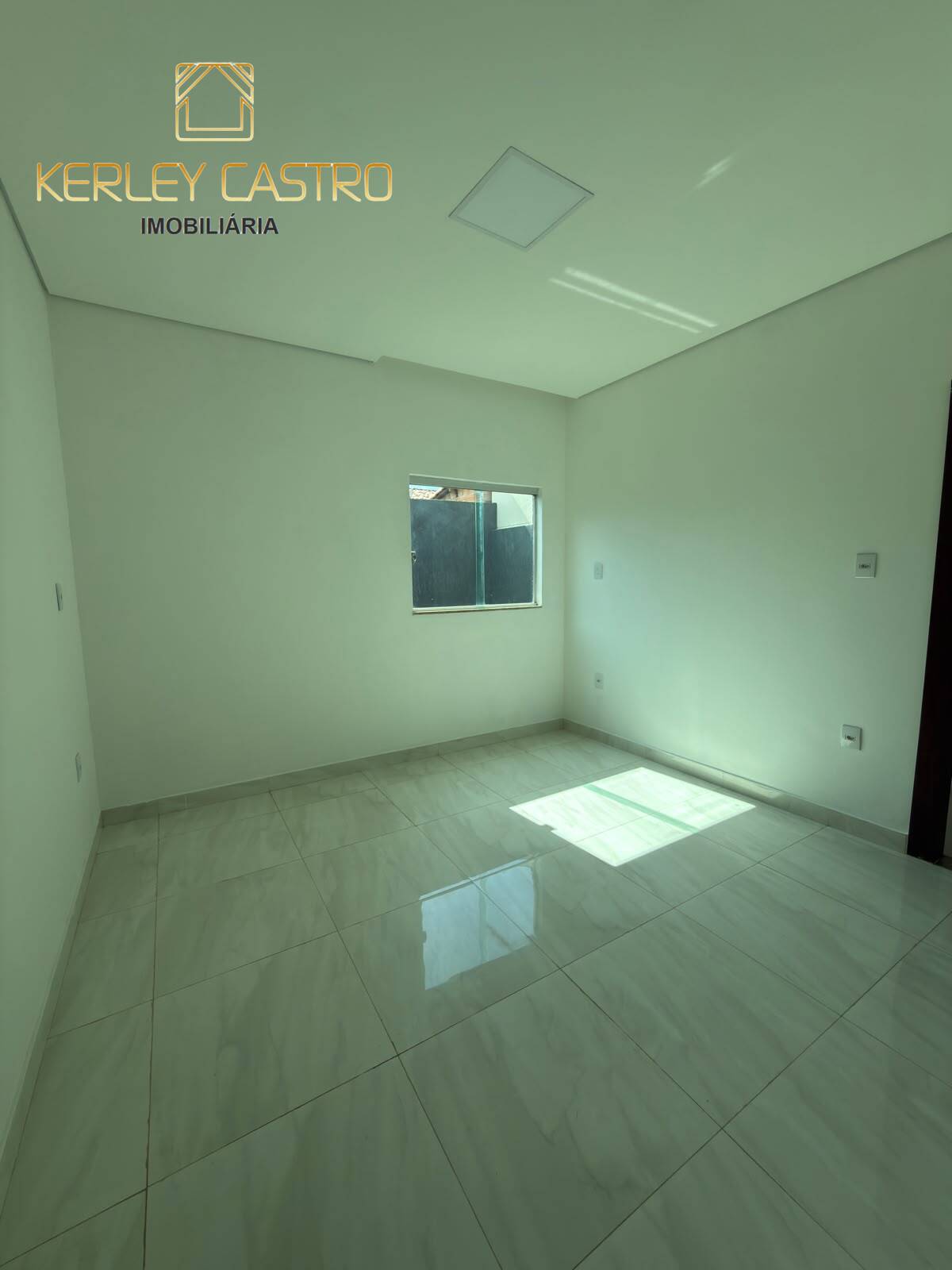 VENDO ÓTIMA CASA PRÓXIMA AO CENTRO NO BAIRRO DONA DORA- Sete Lagoas, MG! VENDO ÓTIMA CASA PRÓXIMA AO CENTRO NO BAIRRO DONA DORA- Sete Lagoas, MG!