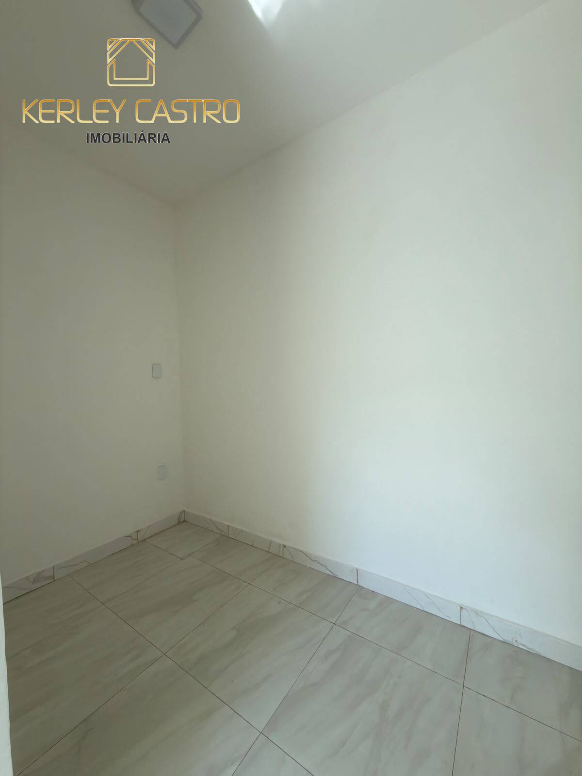 VENDO ÓTIMA CASA PRÓXIMA AO CENTRO NO BAIRRO DONA DORA- Sete Lagoas, MG! VENDO ÓTIMA CASA PRÓXIMA AO CENTRO NO BAIRRO DONA DORA- Sete Lagoas, MG!