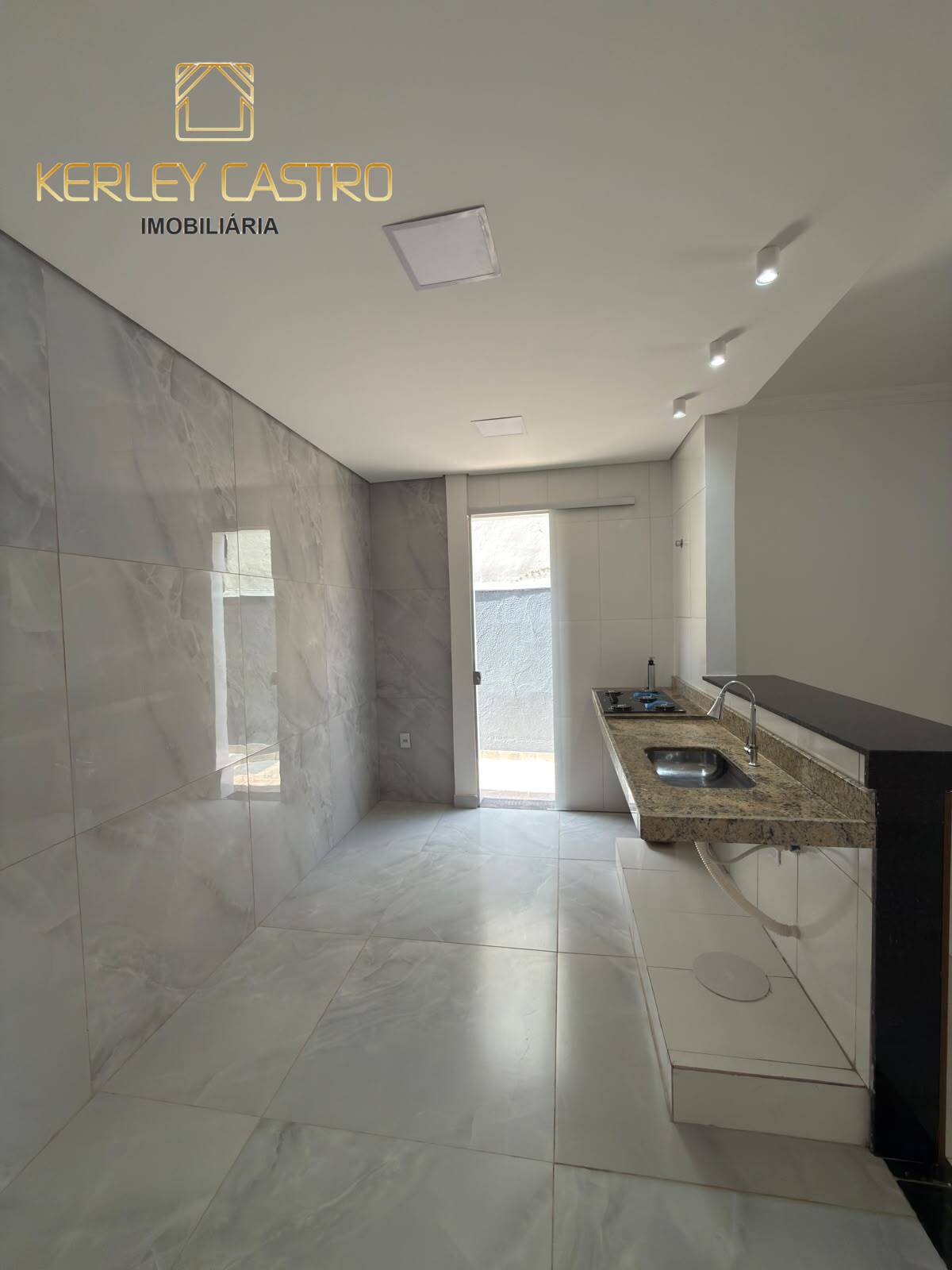 VENDO ÓTIMA CASA PRÓXIMA AO CENTRO NO BAIRRO DONA DORA- Sete Lagoas, MG! VENDO ÓTIMA CASA PRÓXIMA AO CENTRO NO BAIRRO DONA DORA- Sete Lagoas, MG!