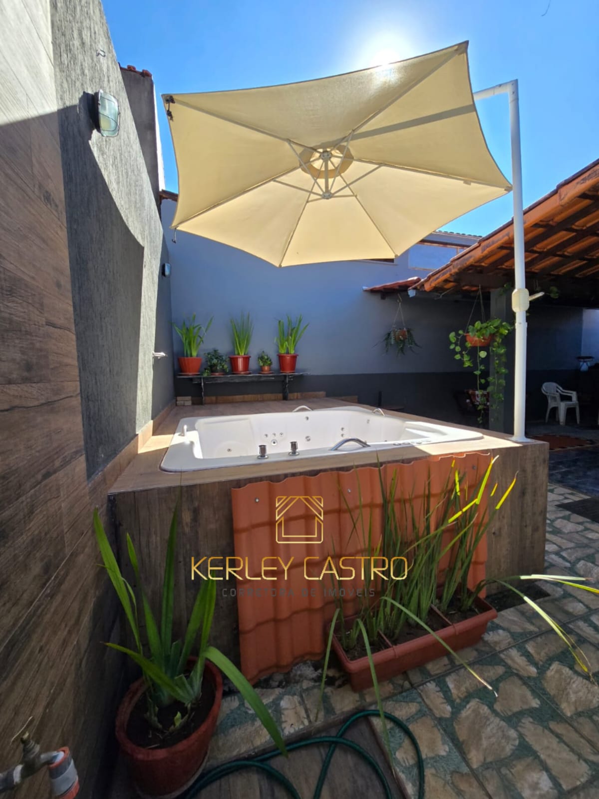Vendo Casa c/ Jacuzzi - Interlagos - Sete Lagoas,MG